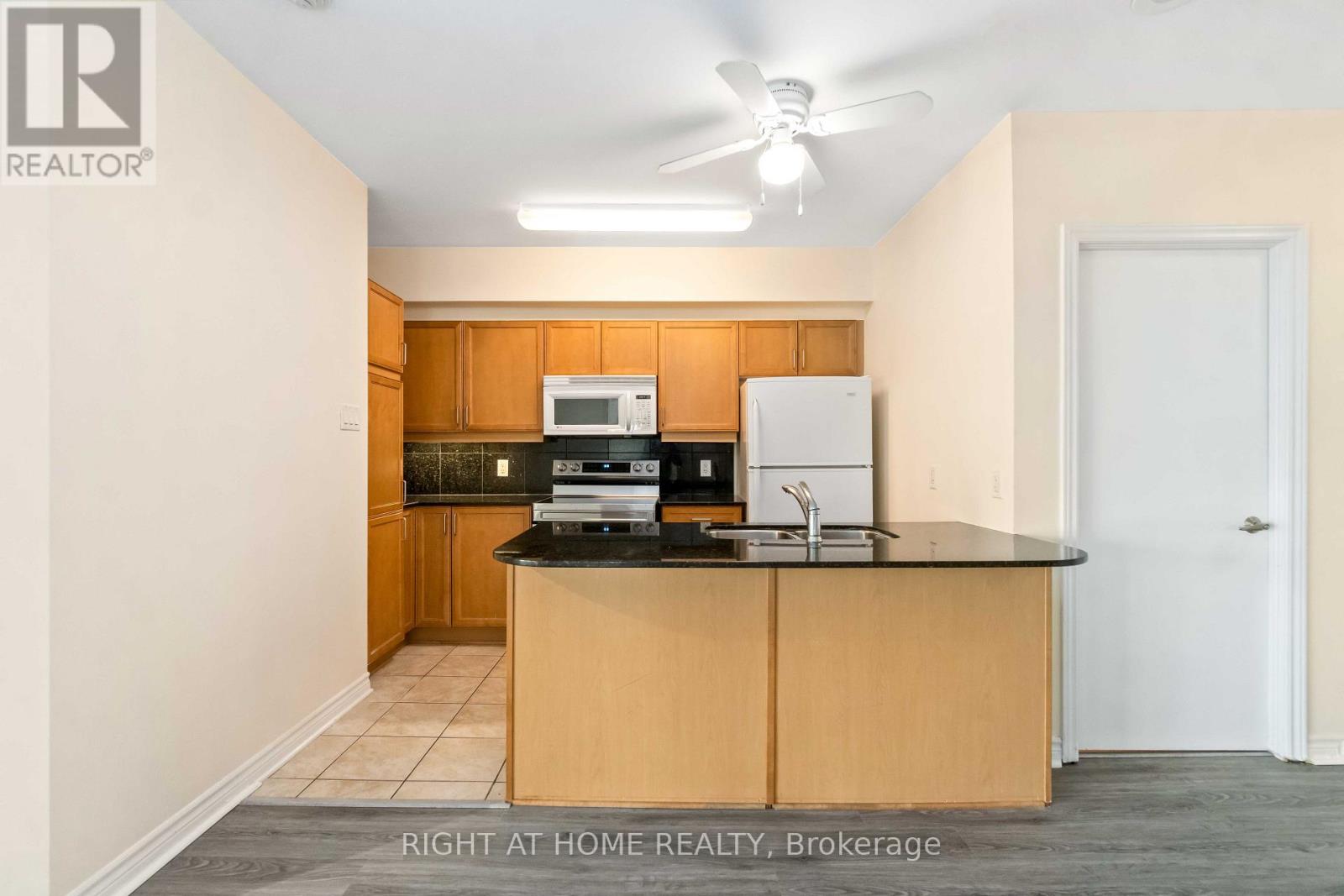 #701 445 LAURIER AVENUE W - 11