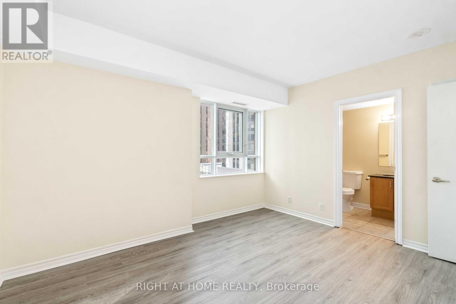 #701 445 LAURIER AVENUE W - 16