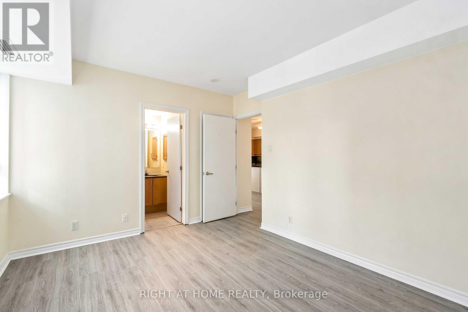 #701 445 LAURIER AVENUE W - Image 17