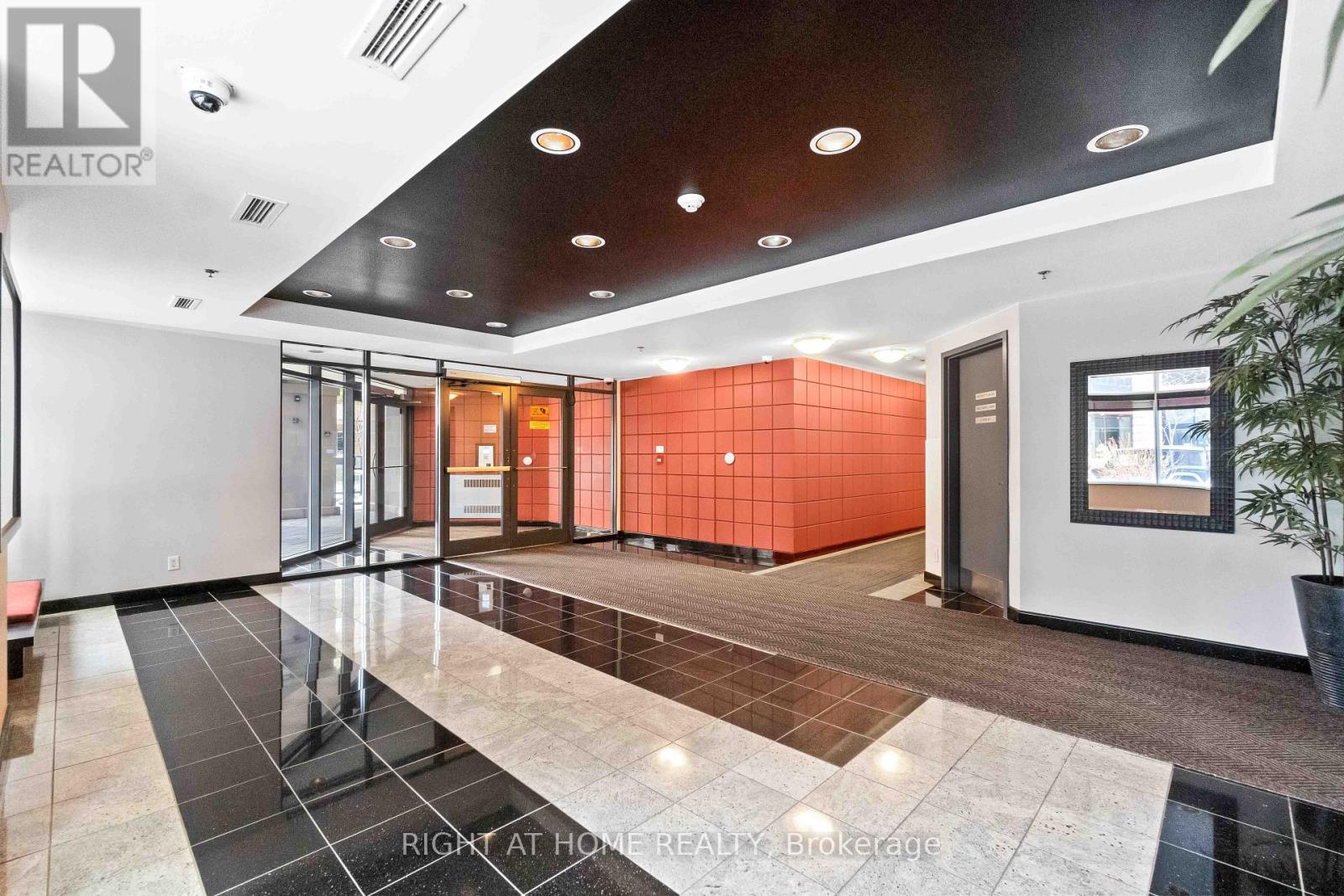 #701 445 LAURIER AVENUE W - 4