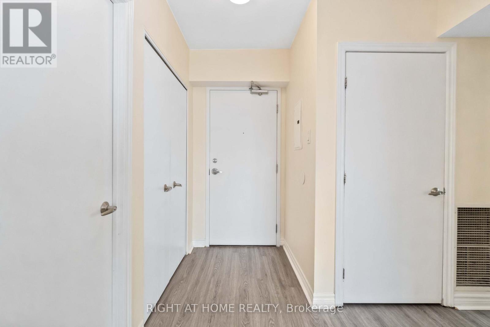 #701 445 LAURIER AVENUE W - 7