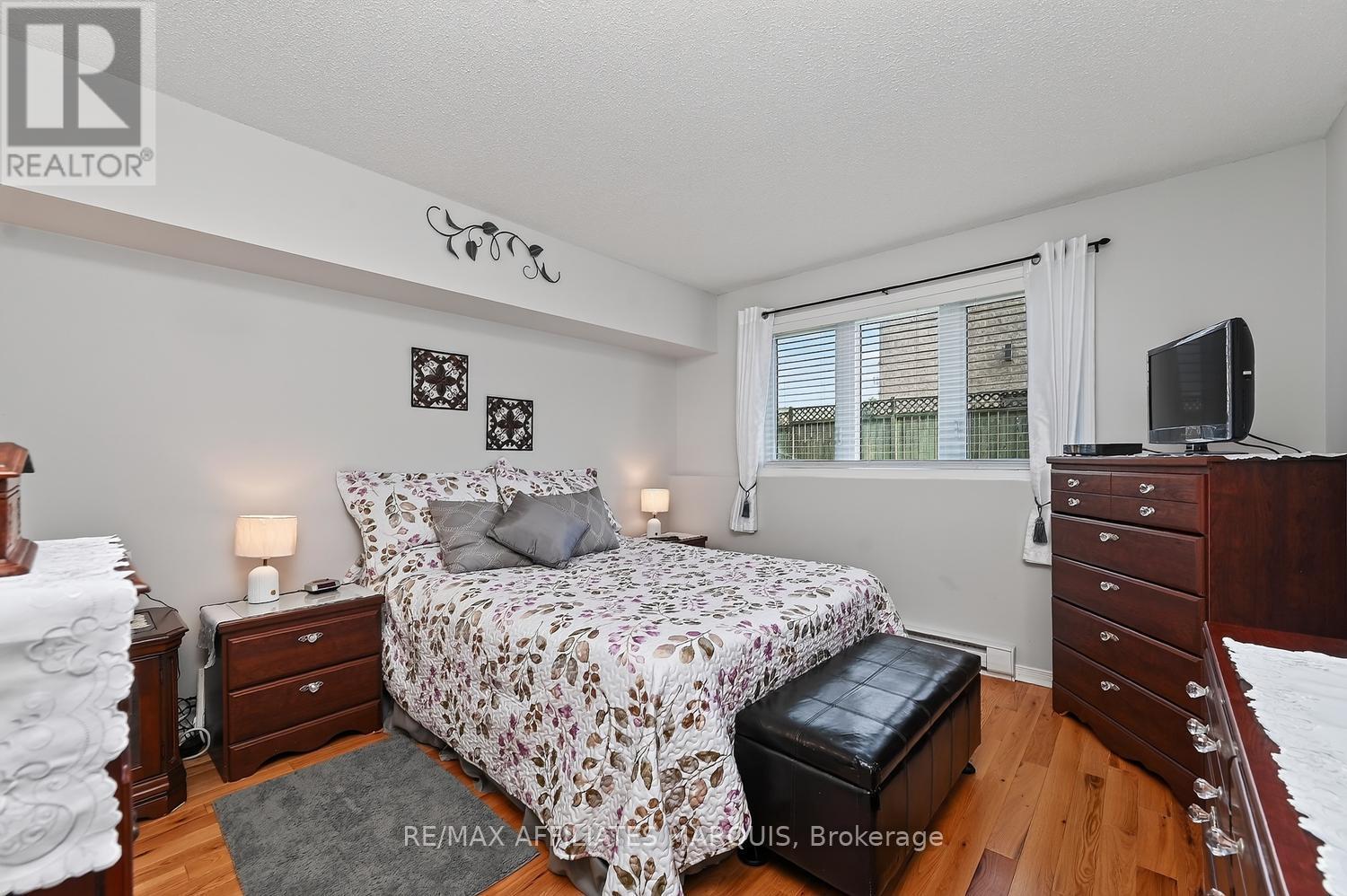 #106 10 ARMSTRONG DRIVE - 15