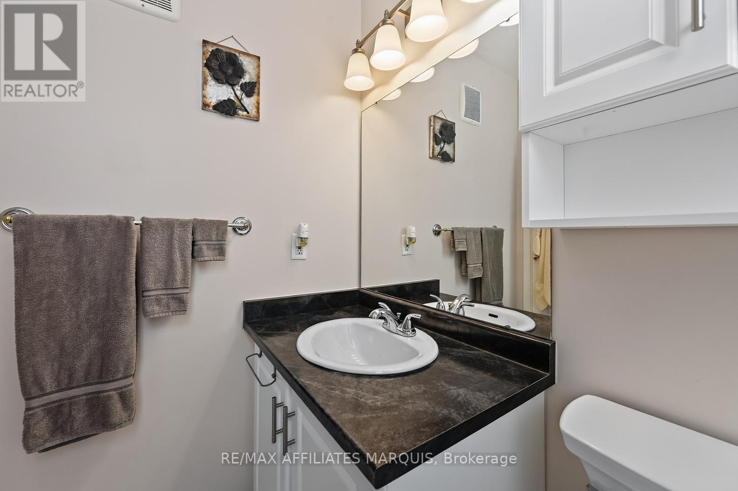 #106 10 ARMSTRONG DRIVE - Image 24