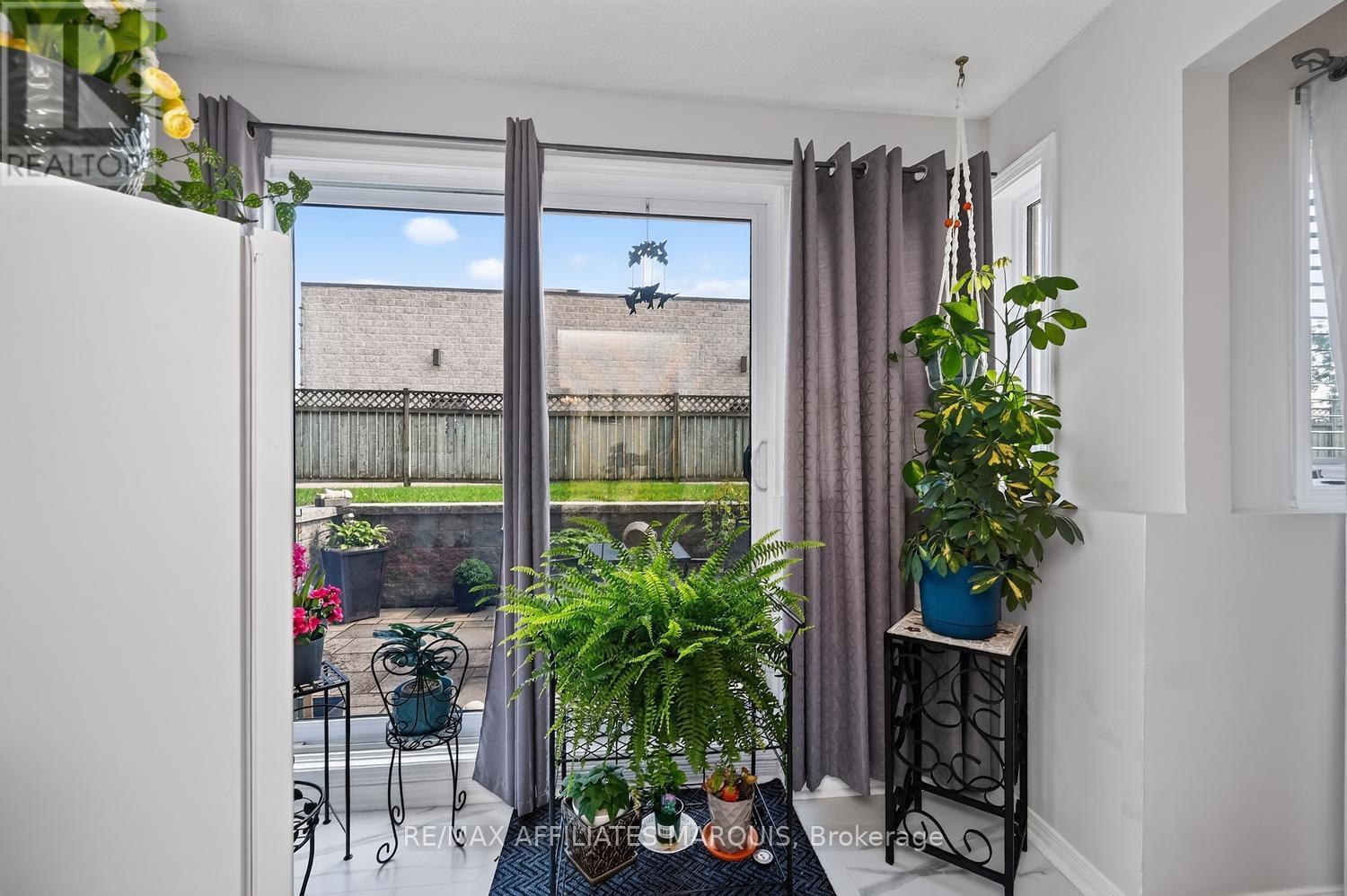 #106 10 ARMSTRONG DRIVE - Image 25