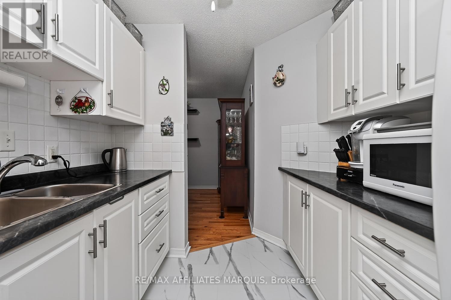 #106 10 ARMSTRONG DRIVE - 5