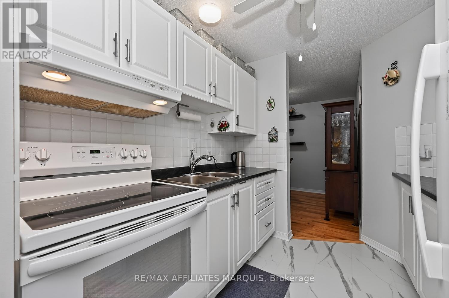 #106 10 ARMSTRONG DRIVE - Image 6