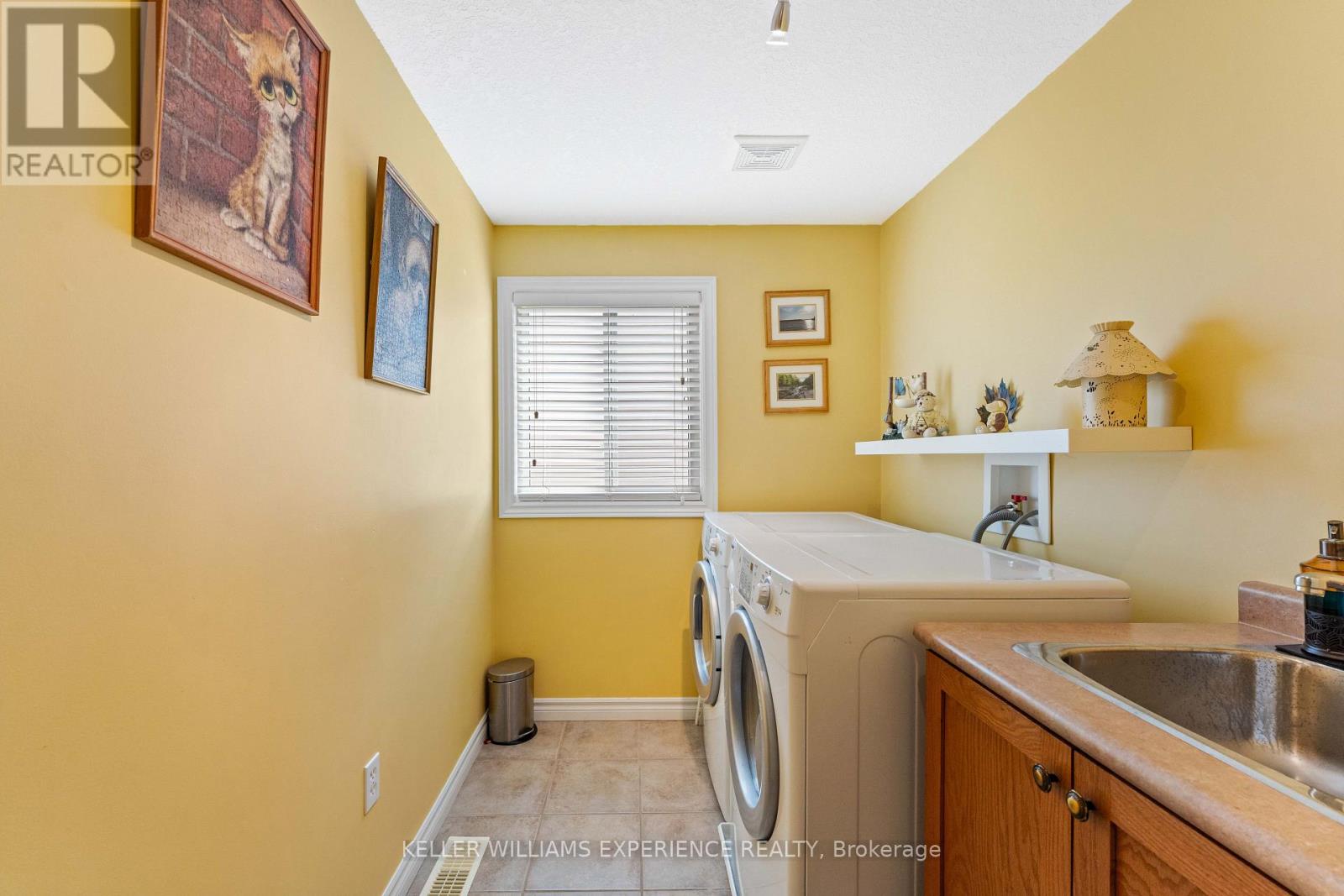 87 ARMEDA CLOW CRESCENT - Image 27