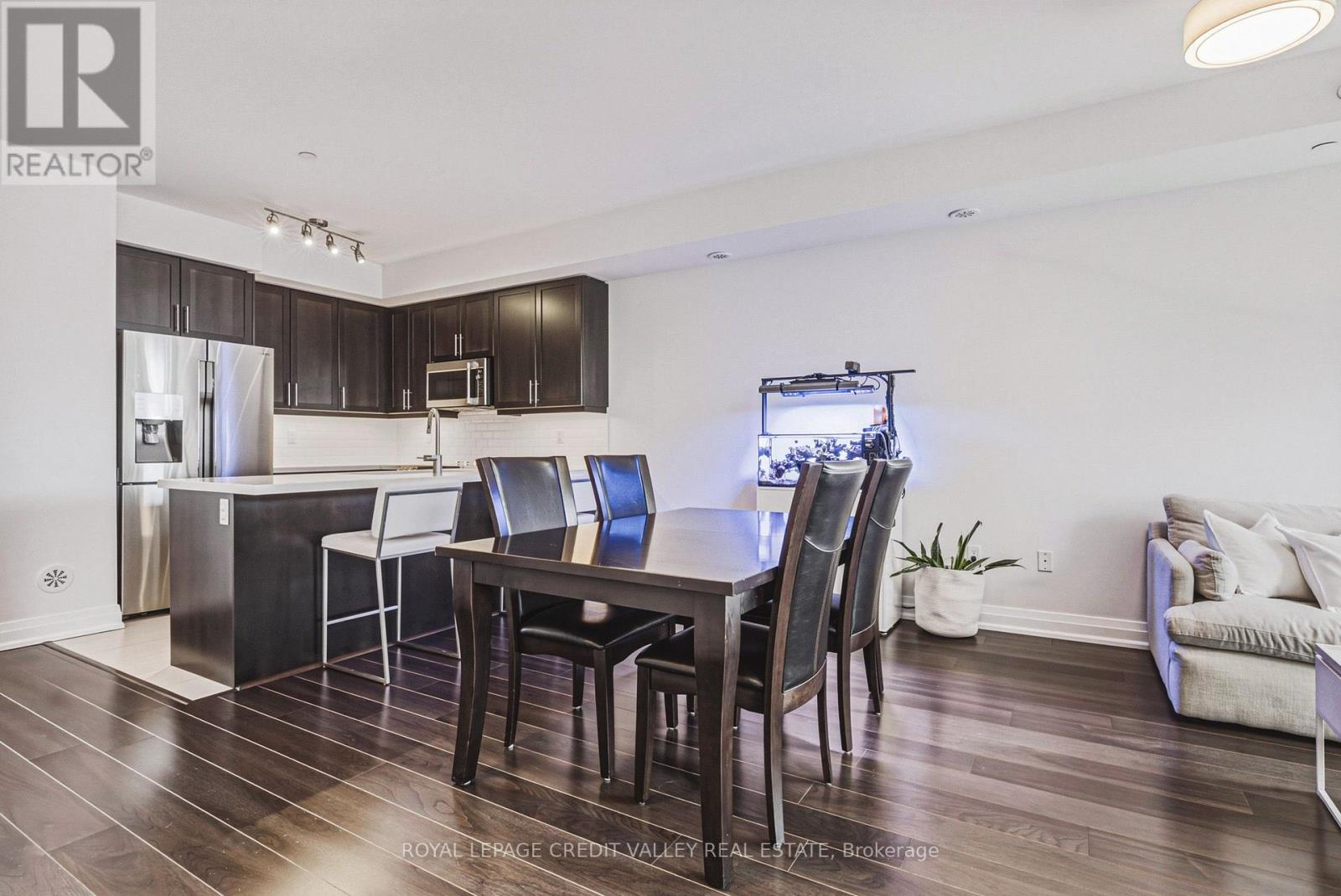 #505 10 DRUMMOND STREET - 13