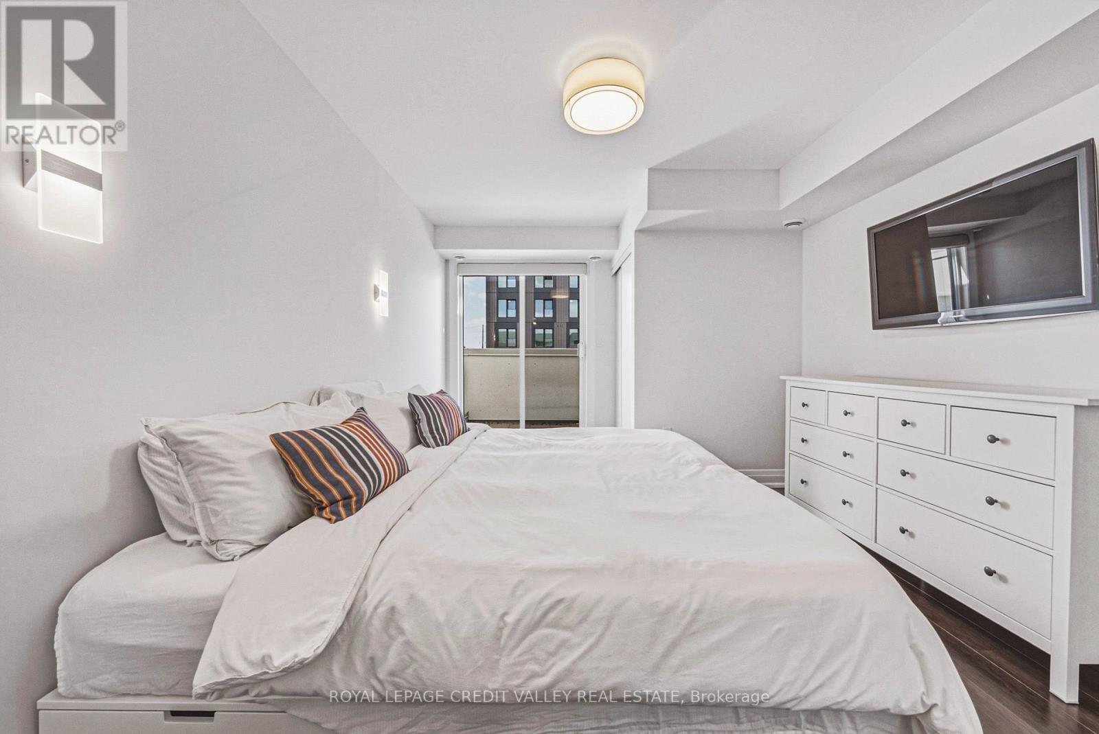 #505 10 DRUMMOND STREET - Image 20