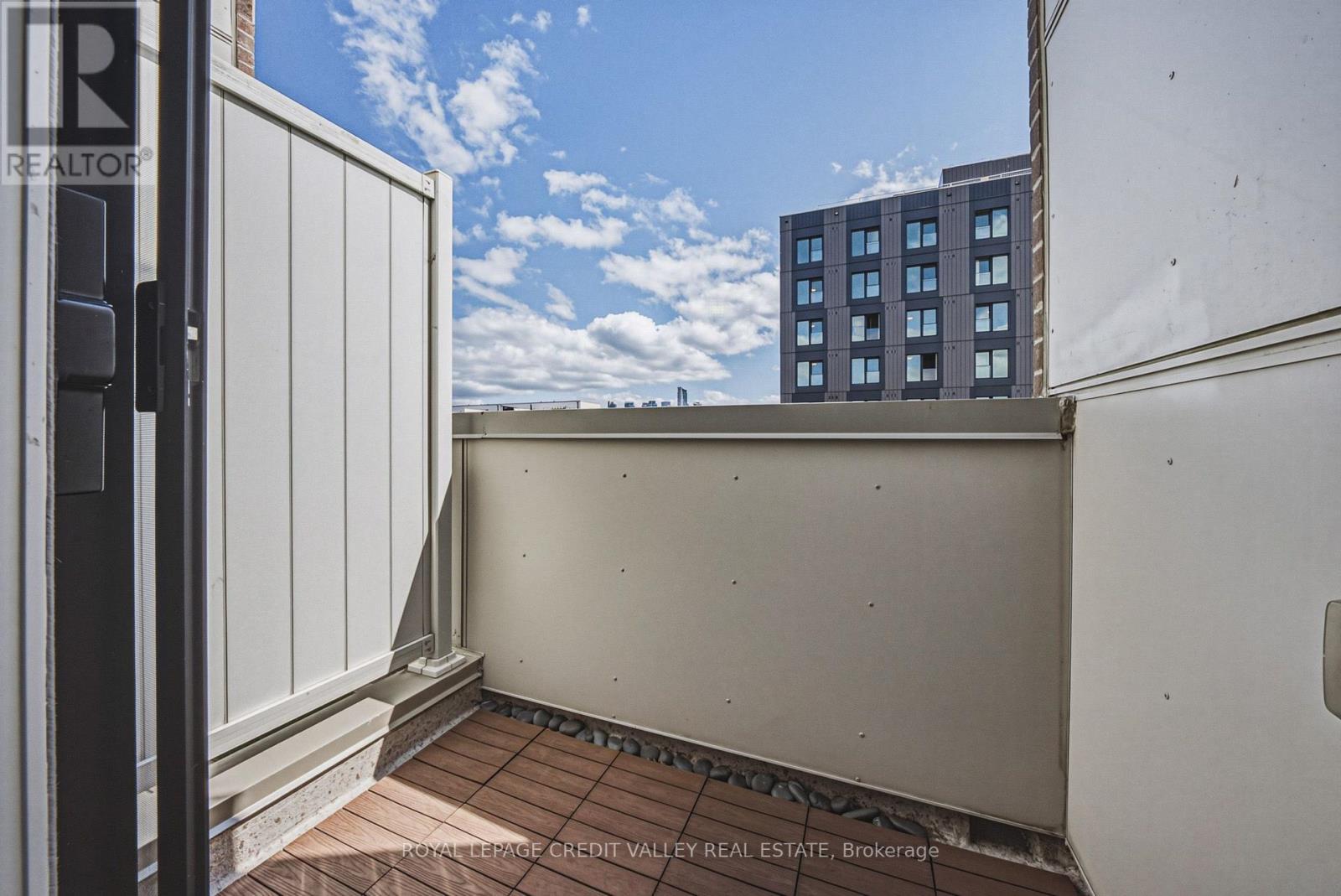 #505 10 DRUMMOND STREET - Image 21
