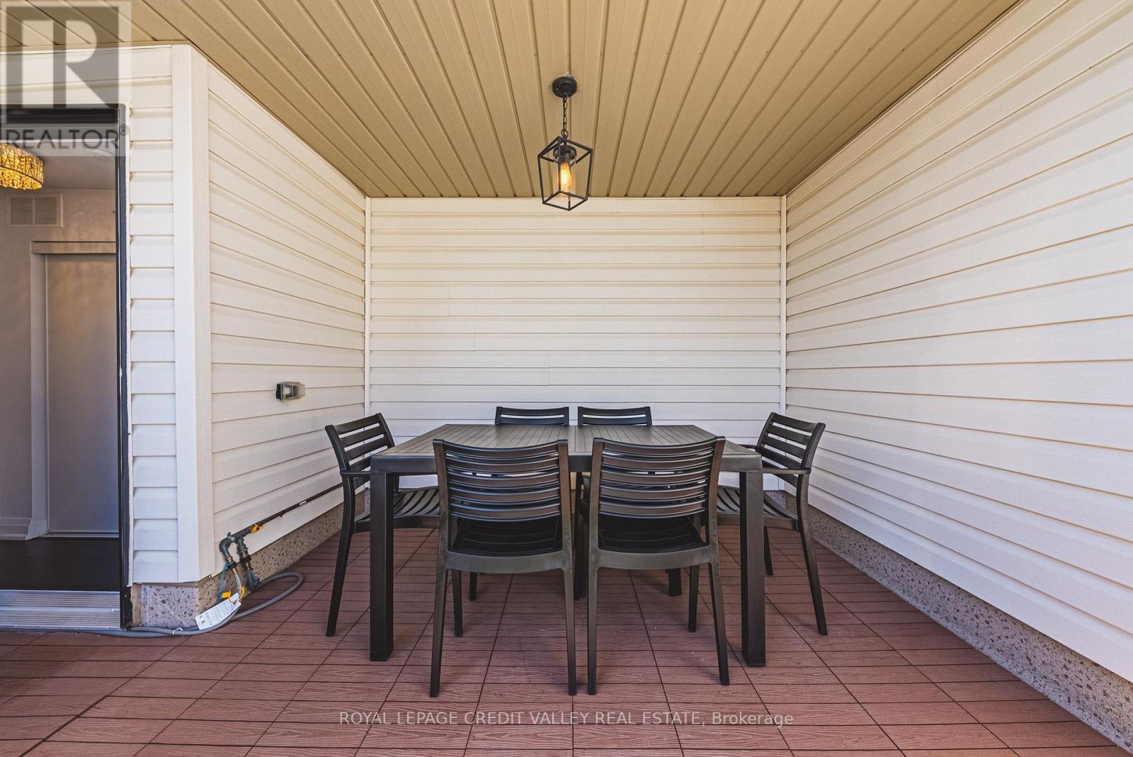 #505 10 DRUMMOND STREET - Image 29