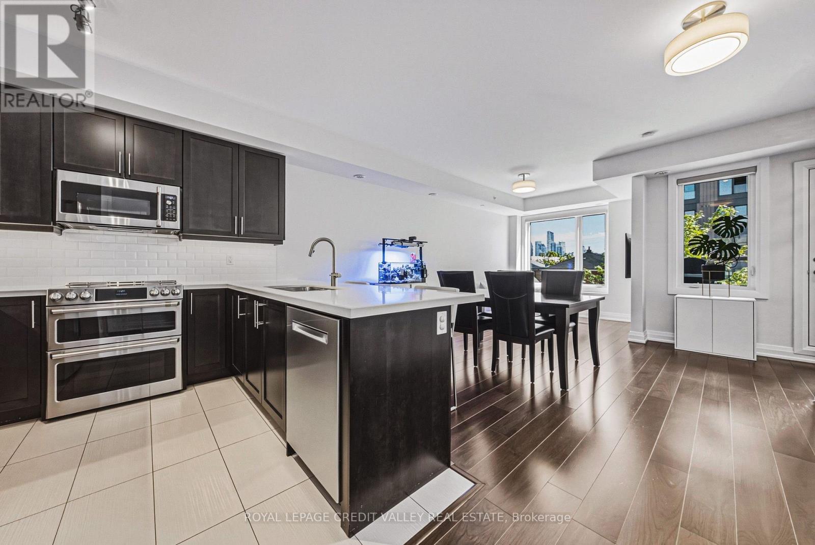 #505 10 DRUMMOND STREET - Image 5