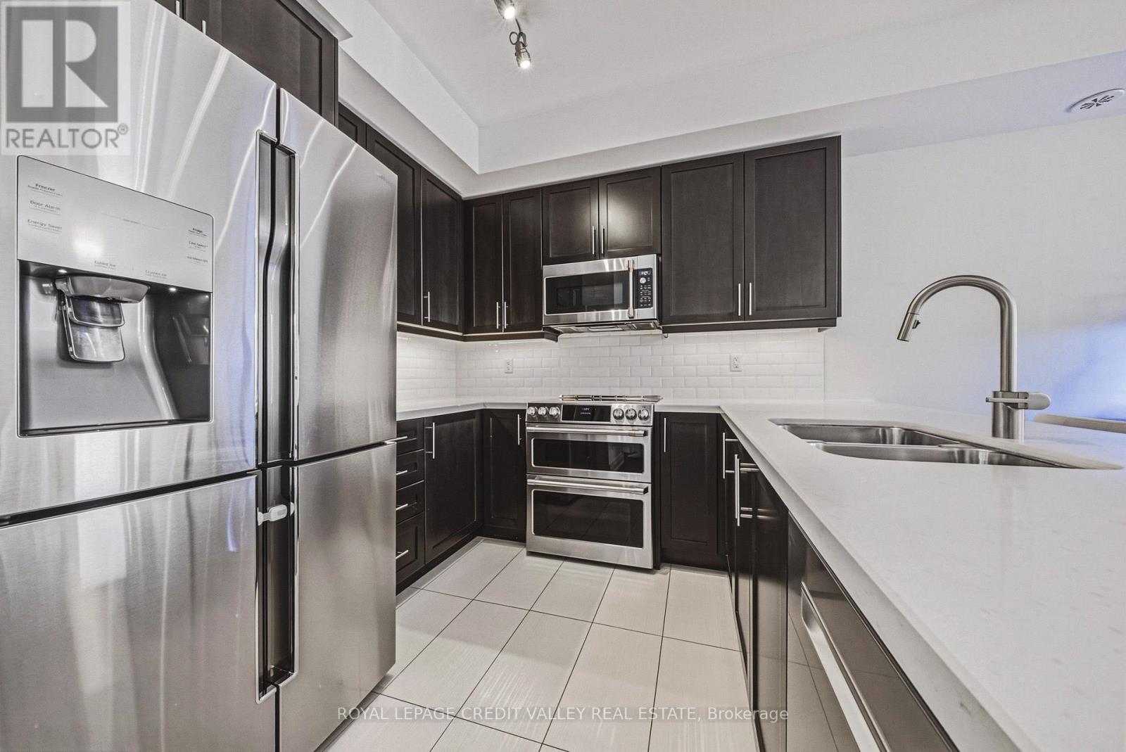 #505 10 DRUMMOND STREET - Image 7