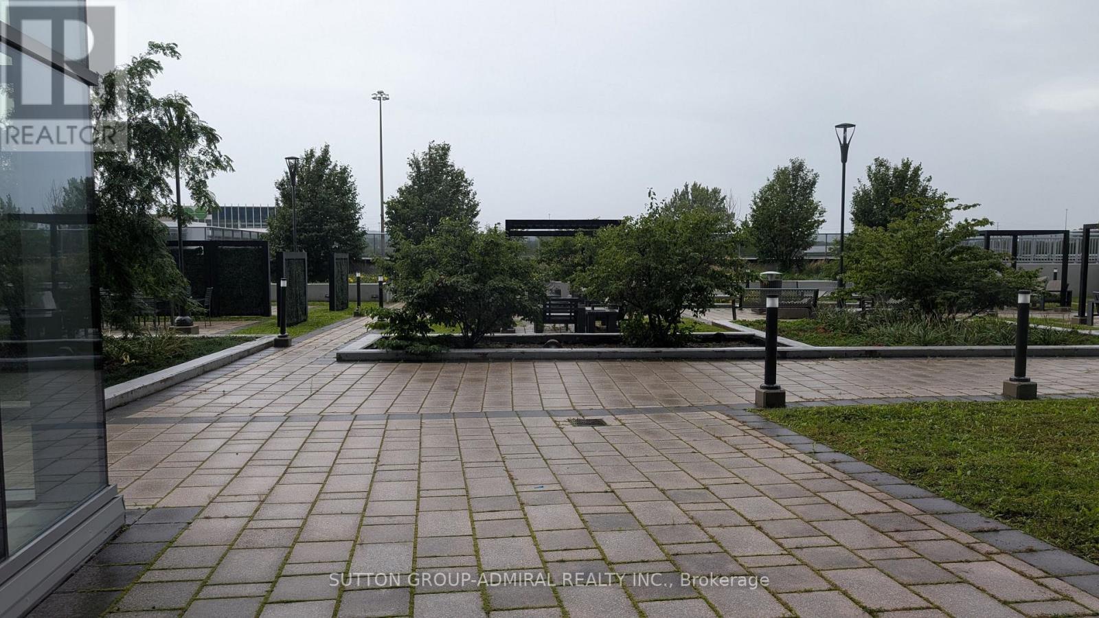 #809 2093 FAIRVIEW STREET - Image 32