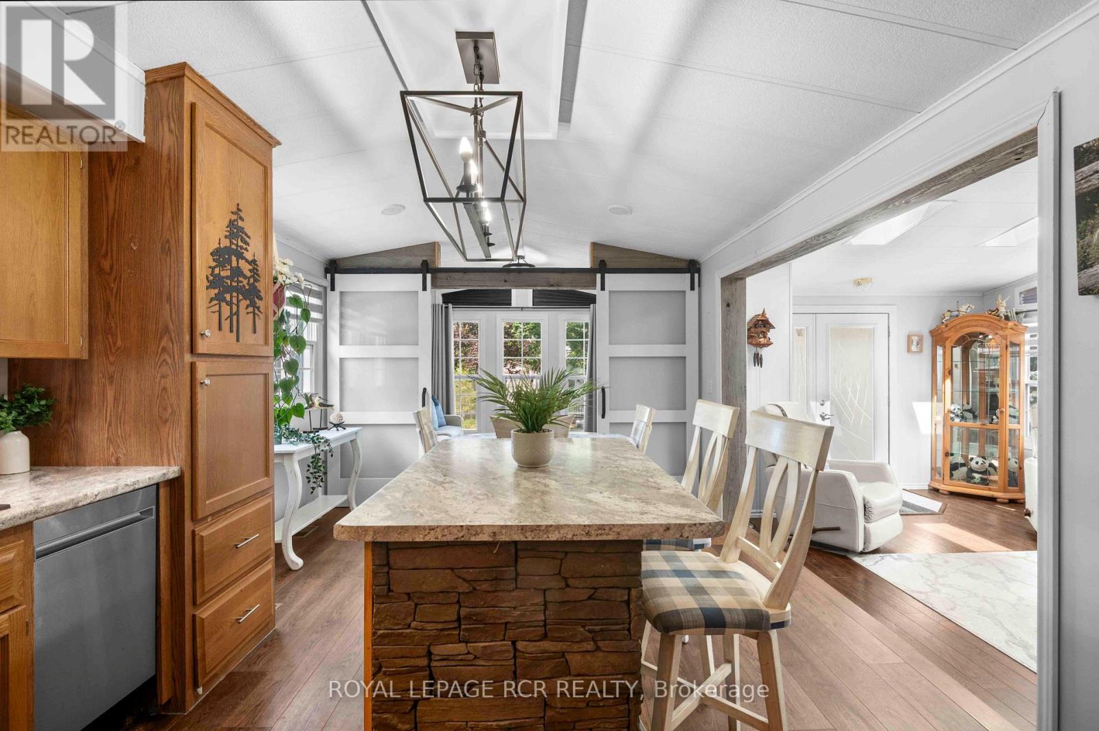 465 SPRUCE STREET - Image 22