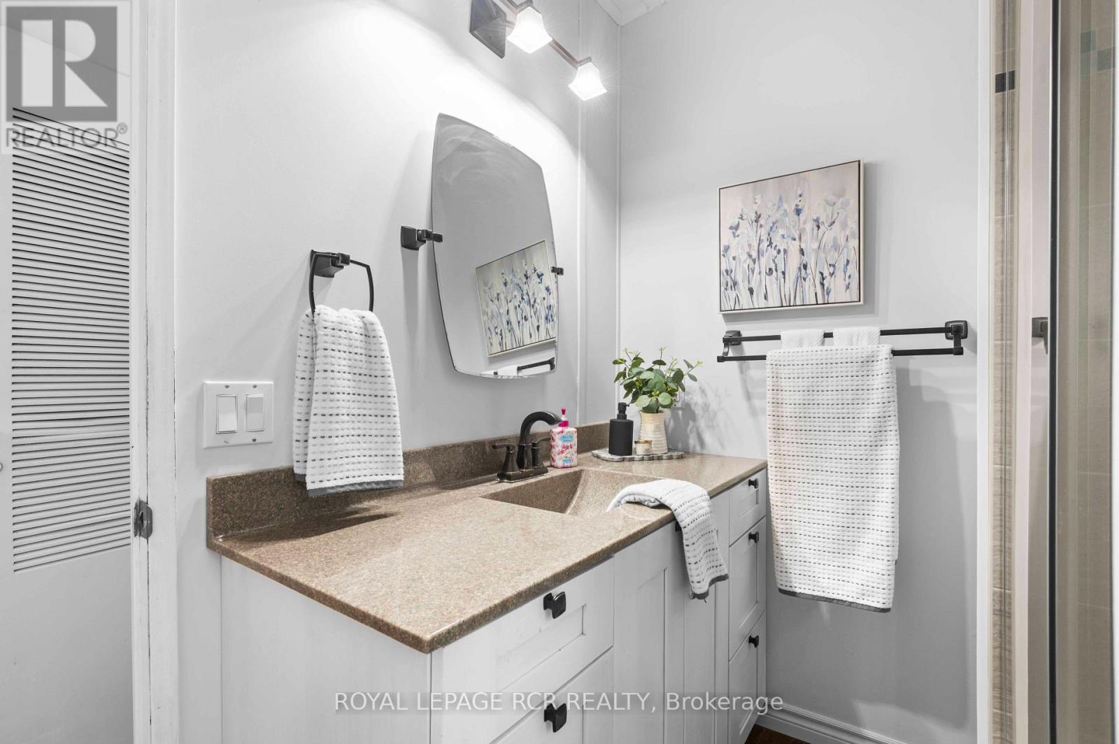 465 SPRUCE STREET - Image 24