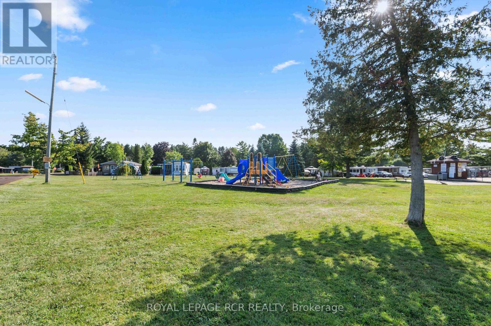 465 SPRUCE STREET - Image 35