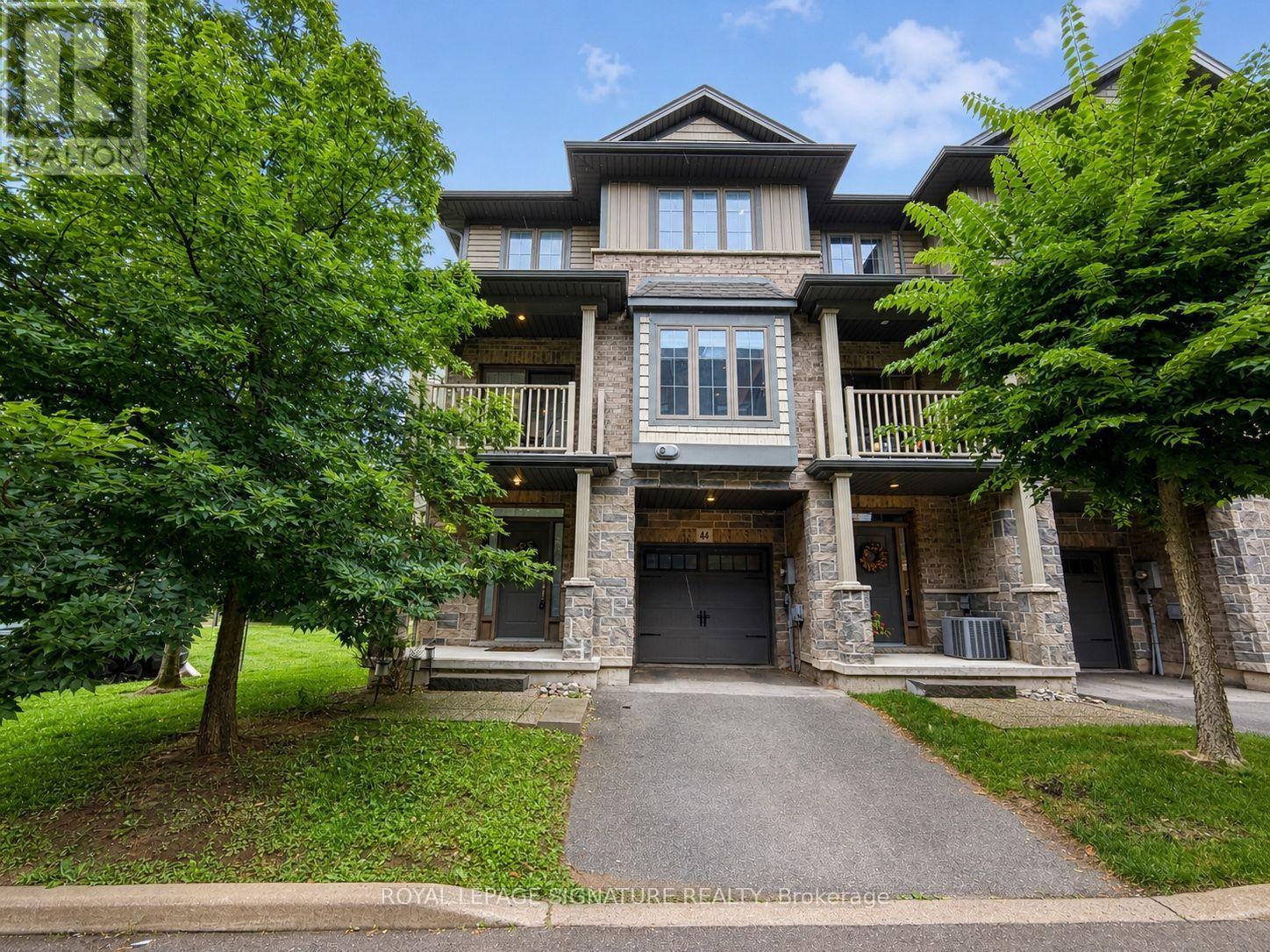Photo of 44 Southshore Crescent