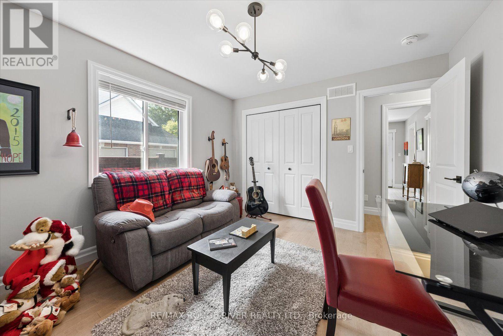 25 AMBROSIA TERRACE - Image 23