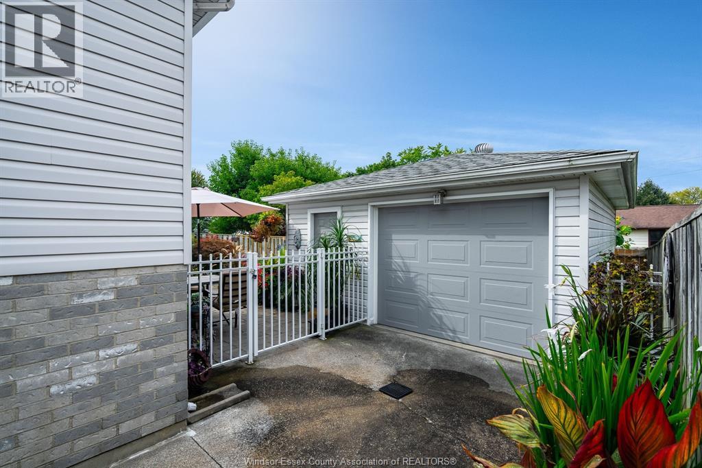 2677 Robert ROAD - 25