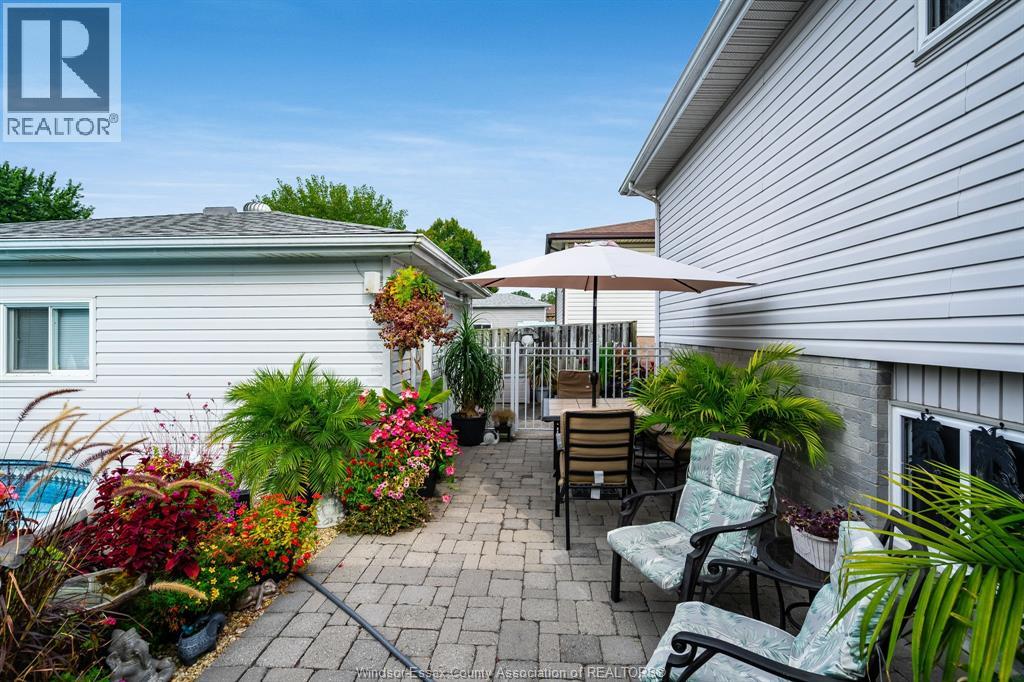 2677 Robert ROAD - Image 32