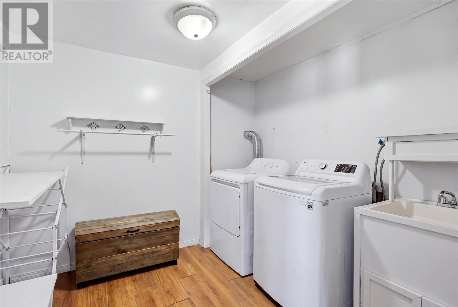 261 Spruce ST - Image 27