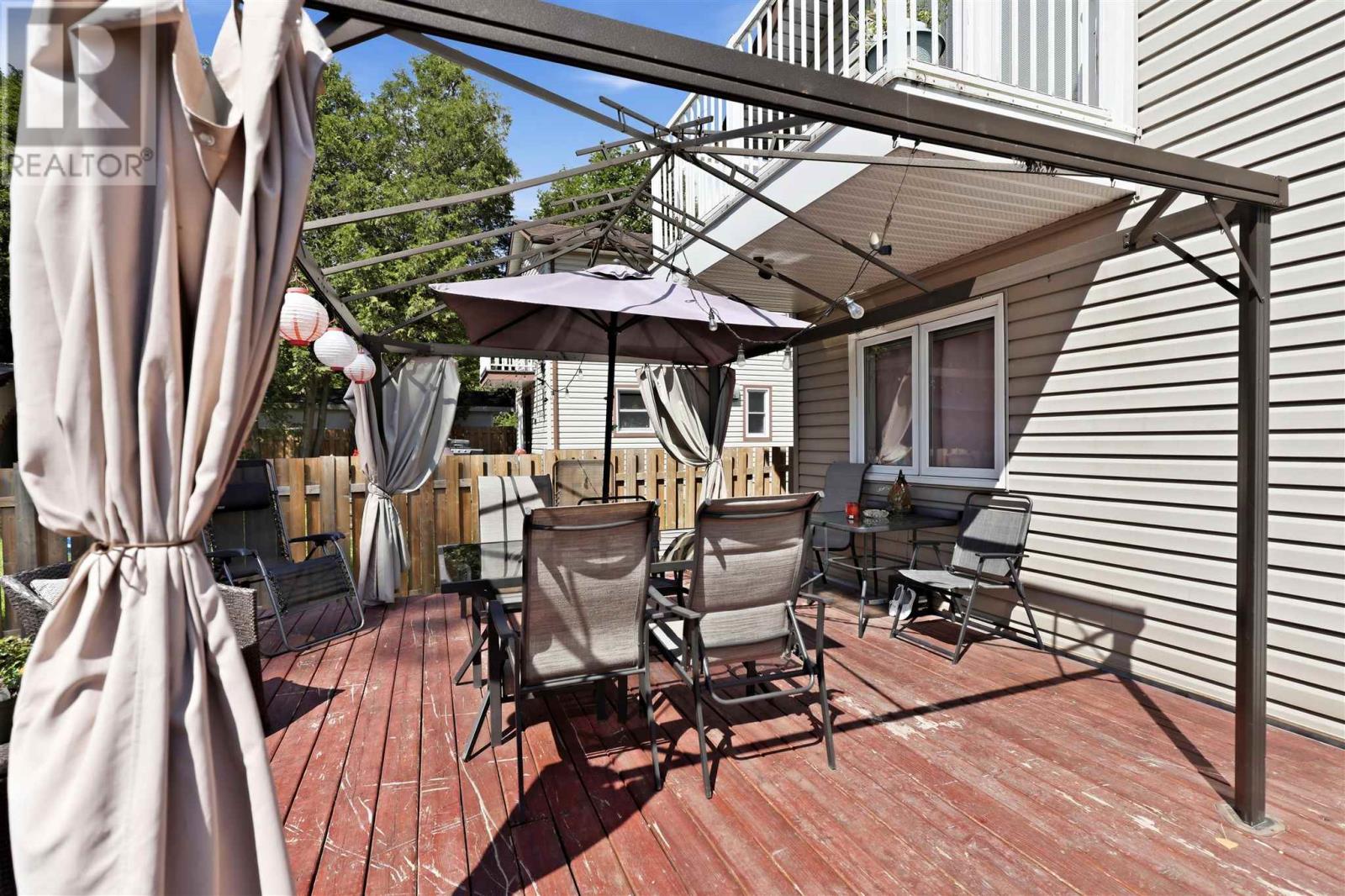 261 Spruce ST - 34