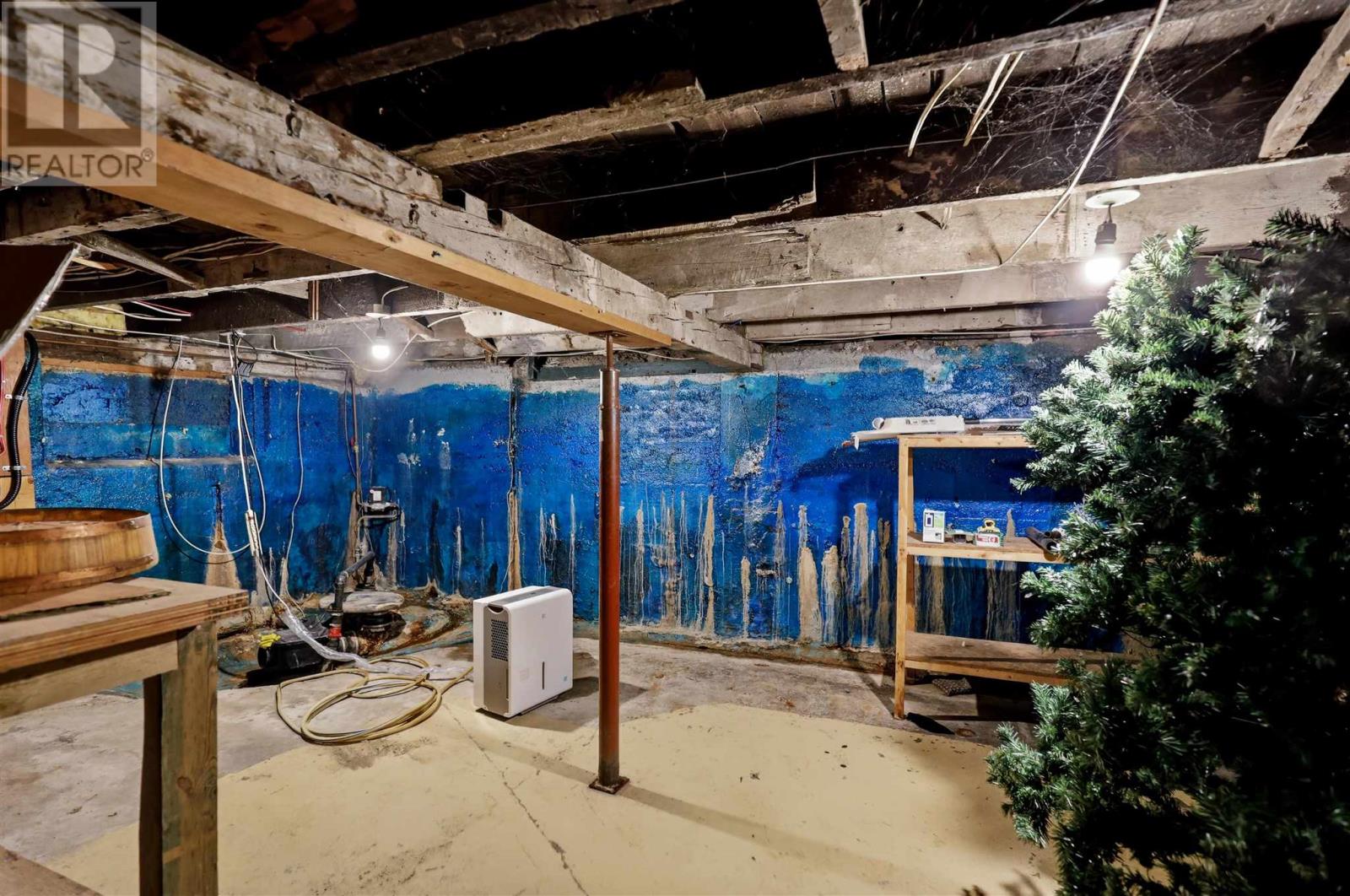 261 Spruce ST - Image 29