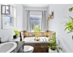 4pc Bathroom - 5185 Cobble Court, Kelowna, BC V1W4Y8 Photo 13