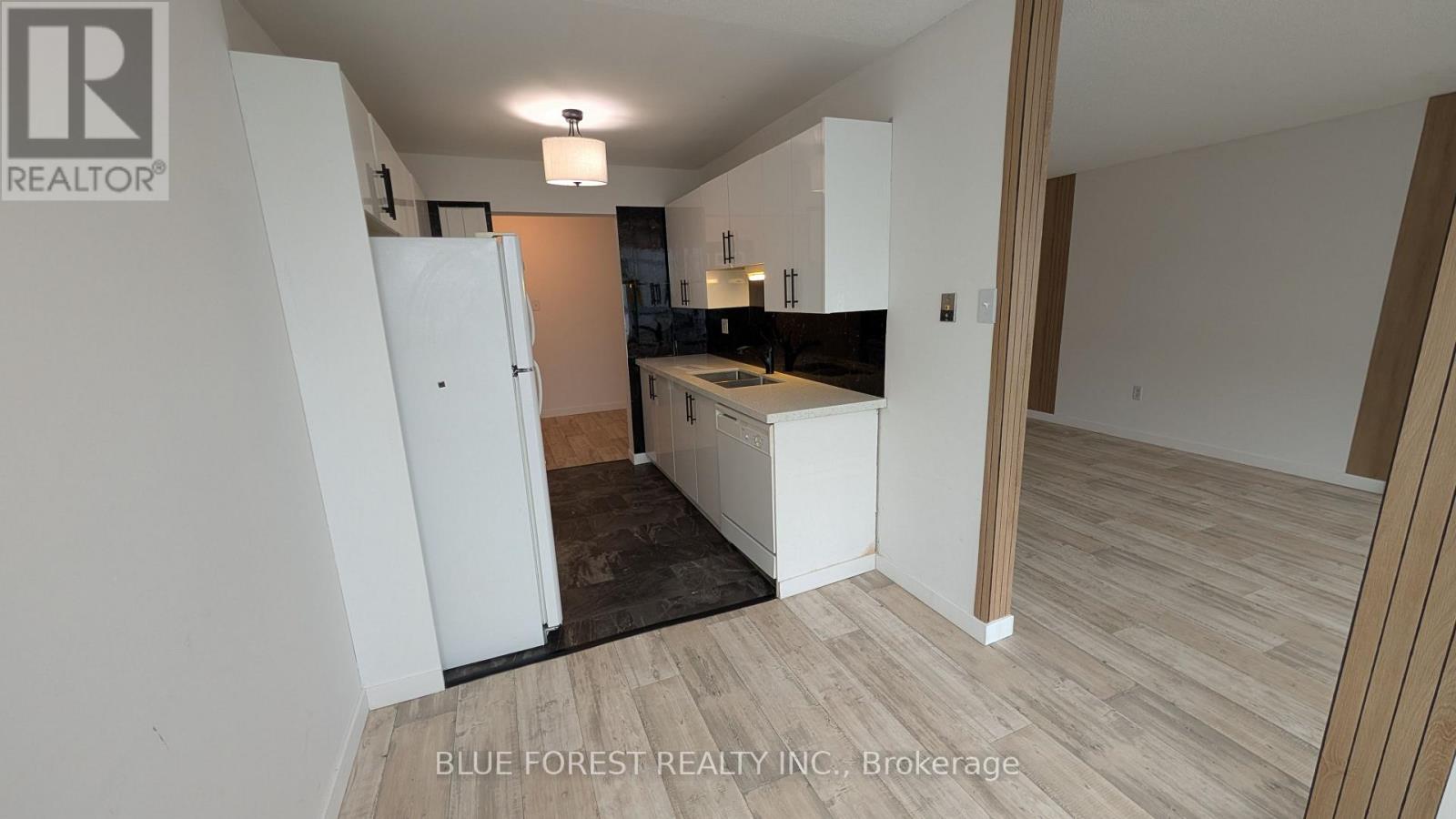 #212 600 GRENFELL DRIVE - Image 14