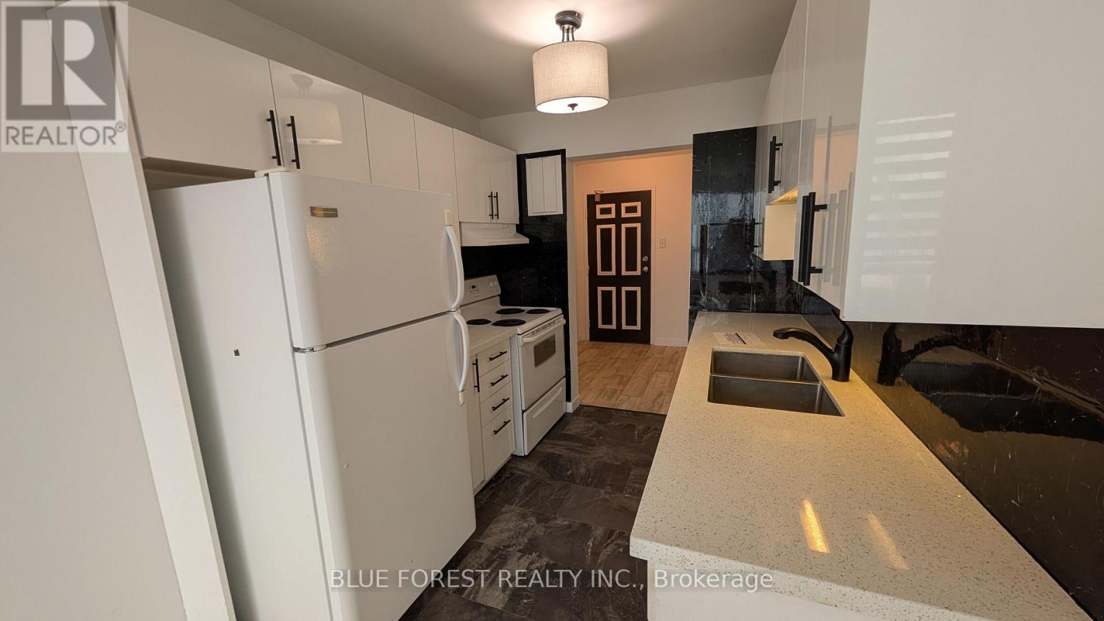 #212 600 GRENFELL DRIVE - 15