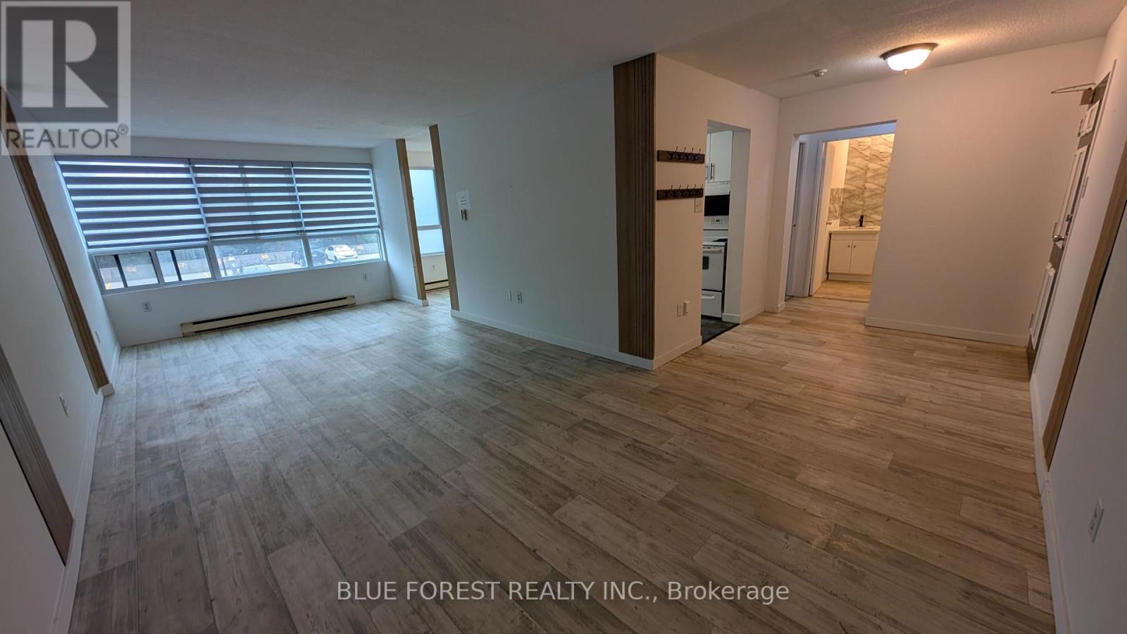 #212 600 GRENFELL DRIVE - 8