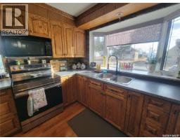 3pc Bathroom - 4702 Leader Street, Macklin, SK S0L2C0 Photo 9