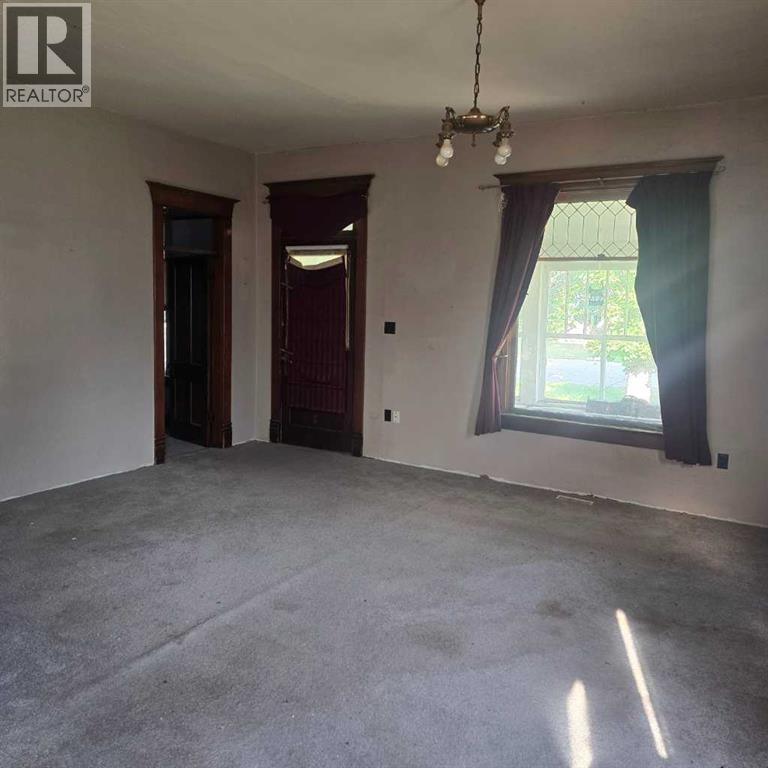 Listing photo – 5033 49A Street, Sedgewick