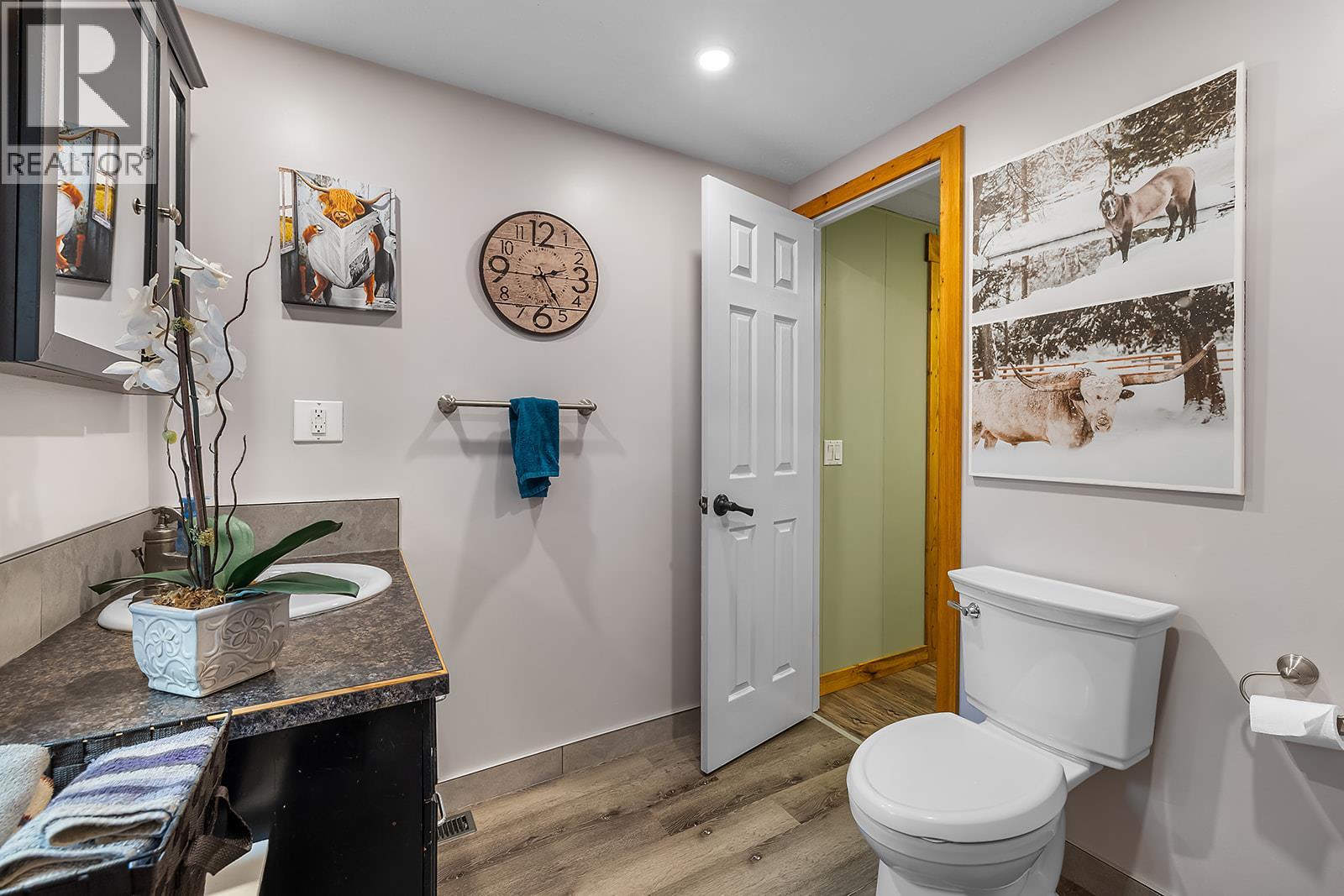 1077 Goat River South Road, Creston