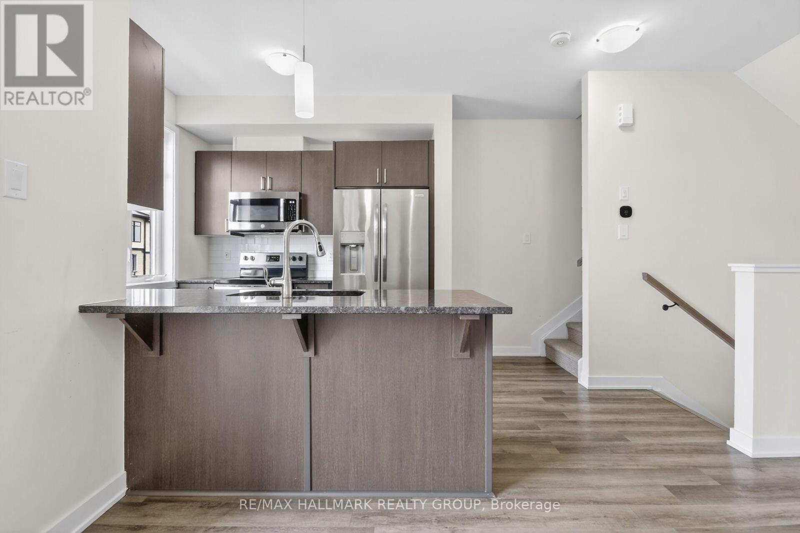 402 JEWELWING PRIVATE - Image 17