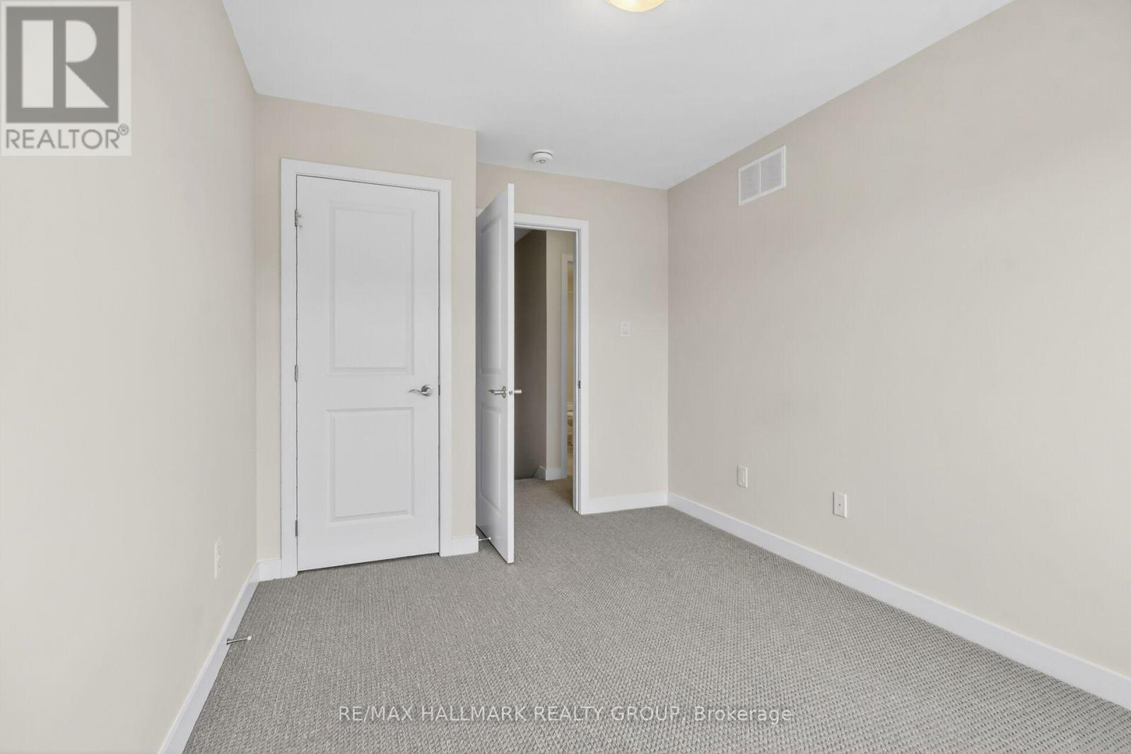 402 JEWELWING PRIVATE - Image 35