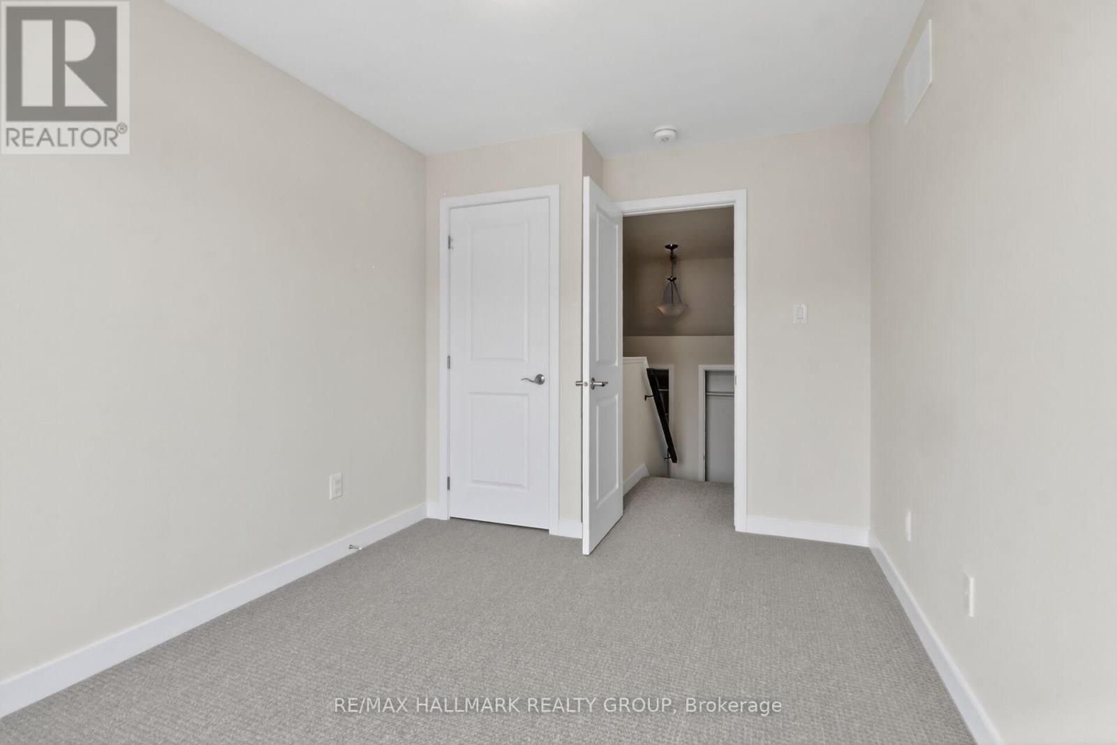 402 JEWELWING PRIVATE - Image 36