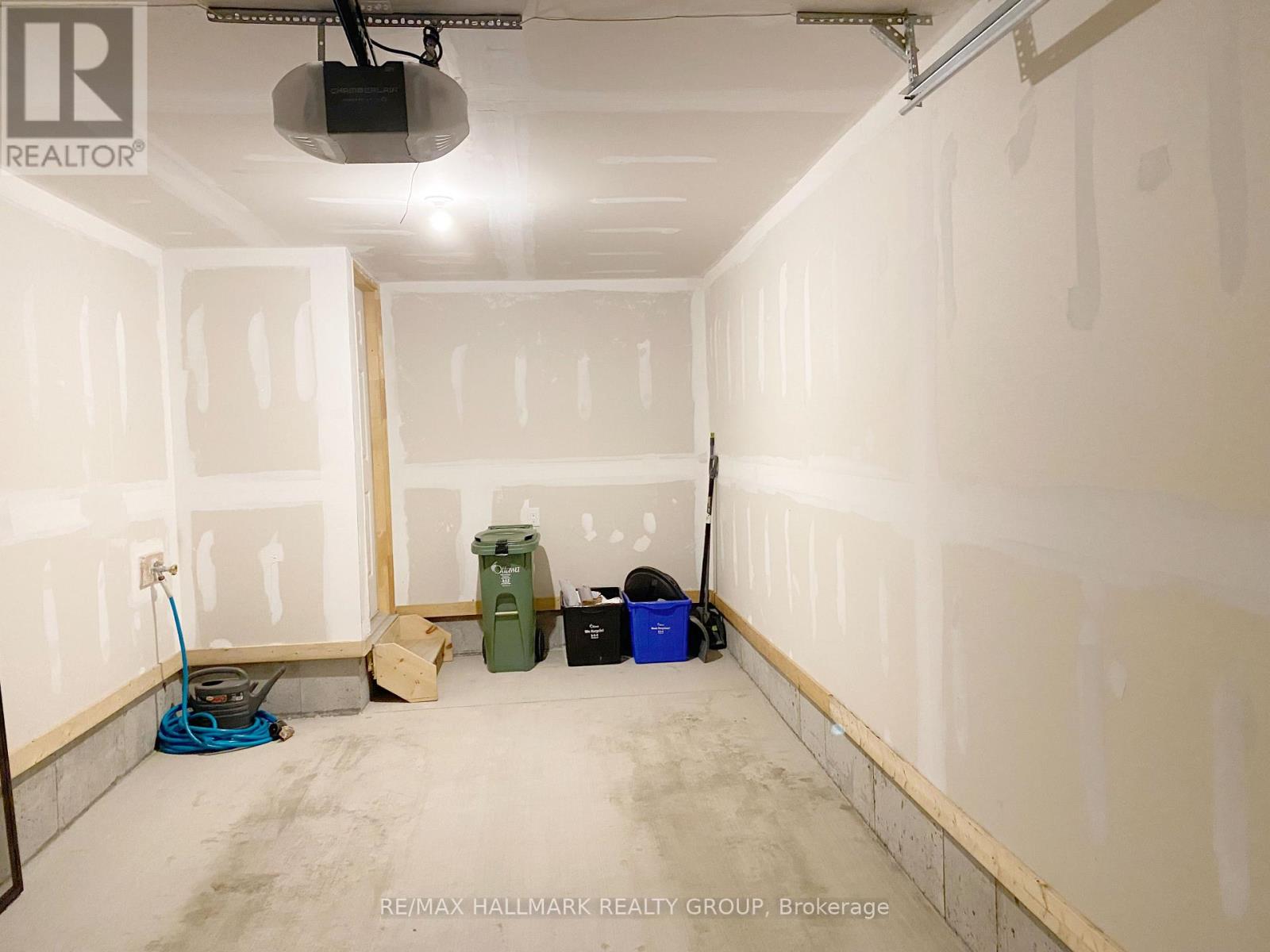 402 JEWELWING PRIVATE - Image 39