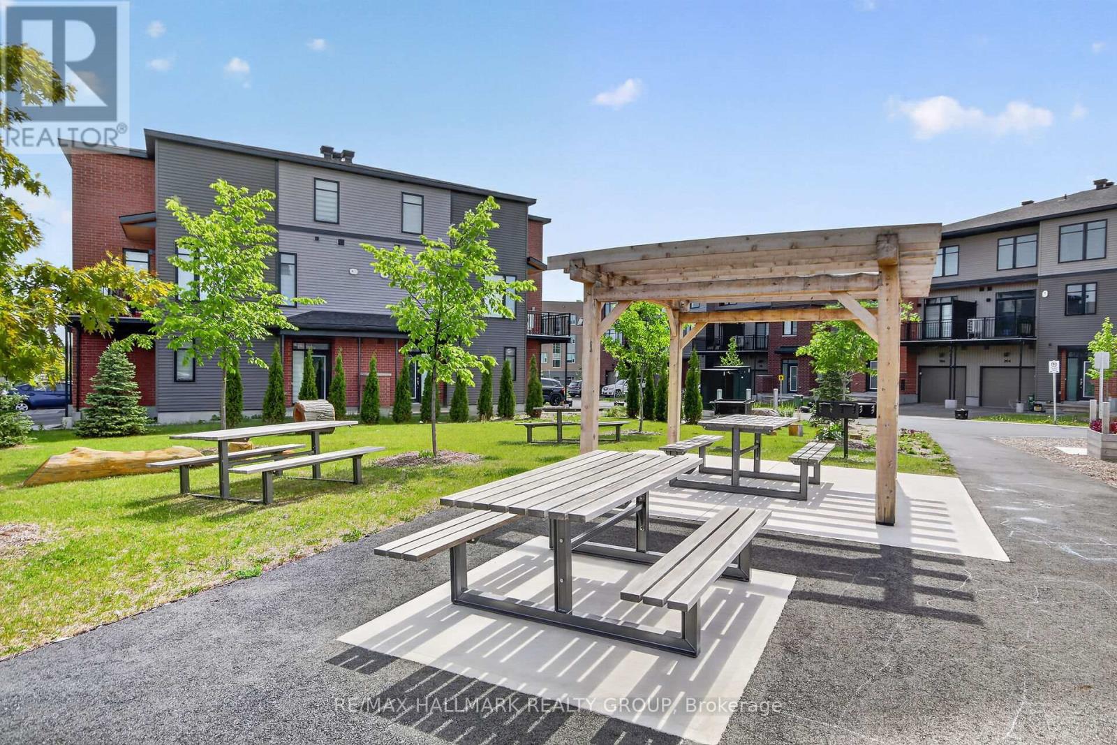 402 JEWELWING PRIVATE - Image 40