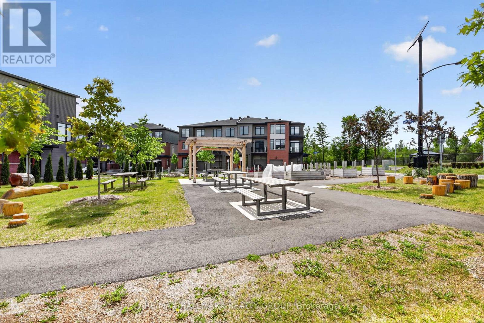 402 JEWELWING PRIVATE - Image 41