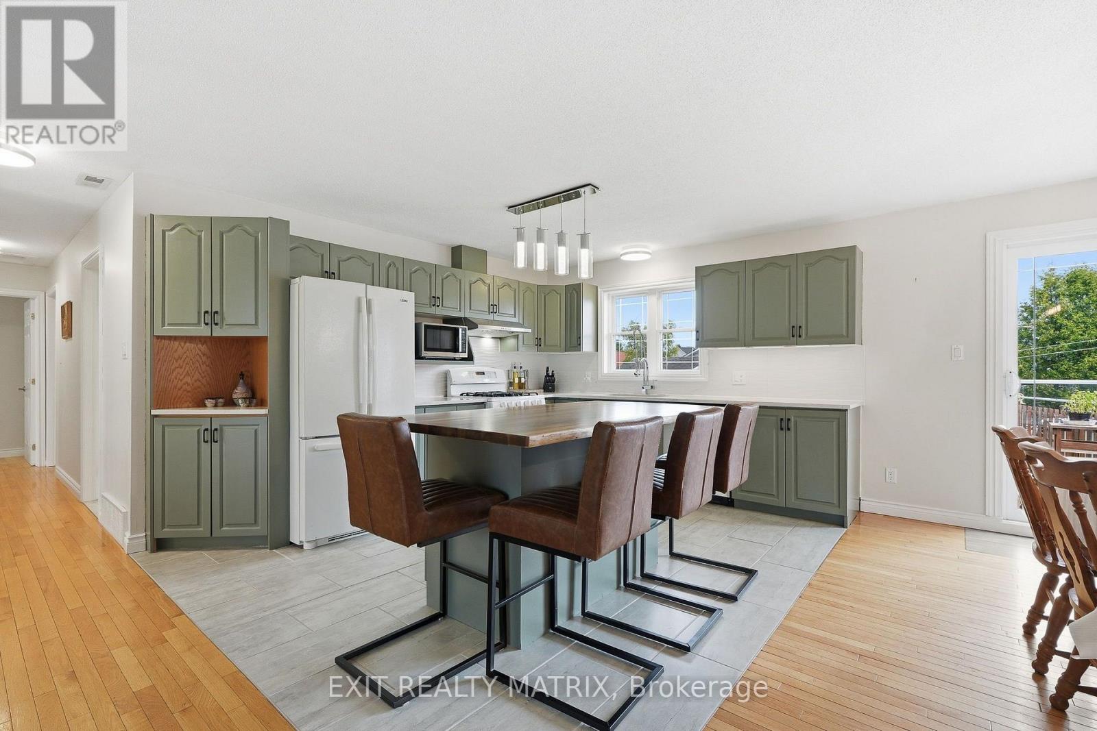 56 ISABELLE STREET - 10
