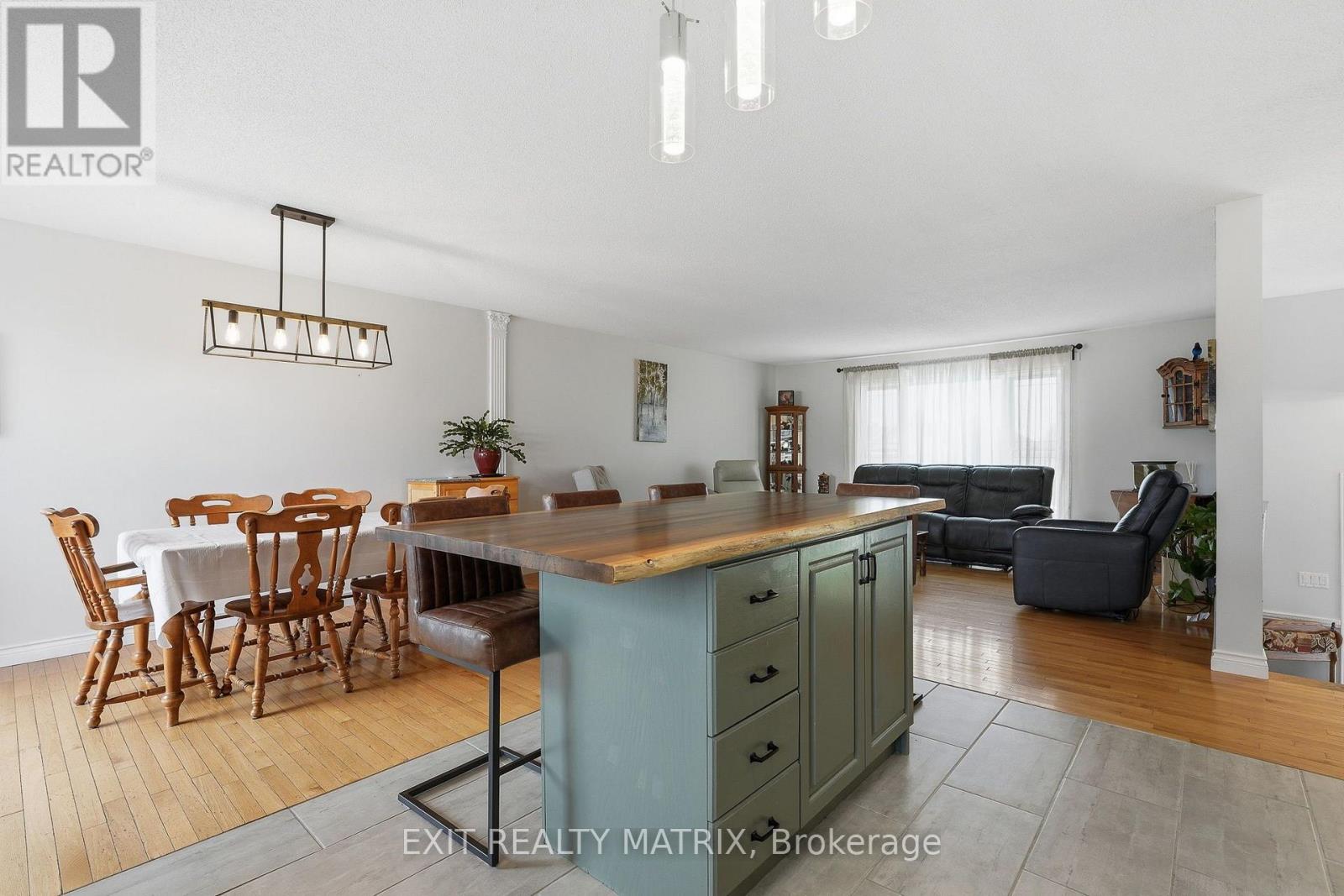 56 ISABELLE STREET - Image 12