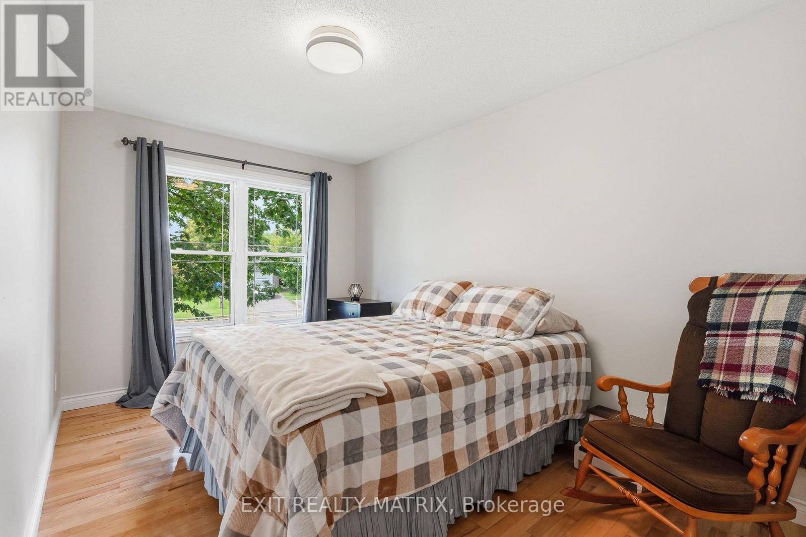 56 ISABELLE STREET - 17