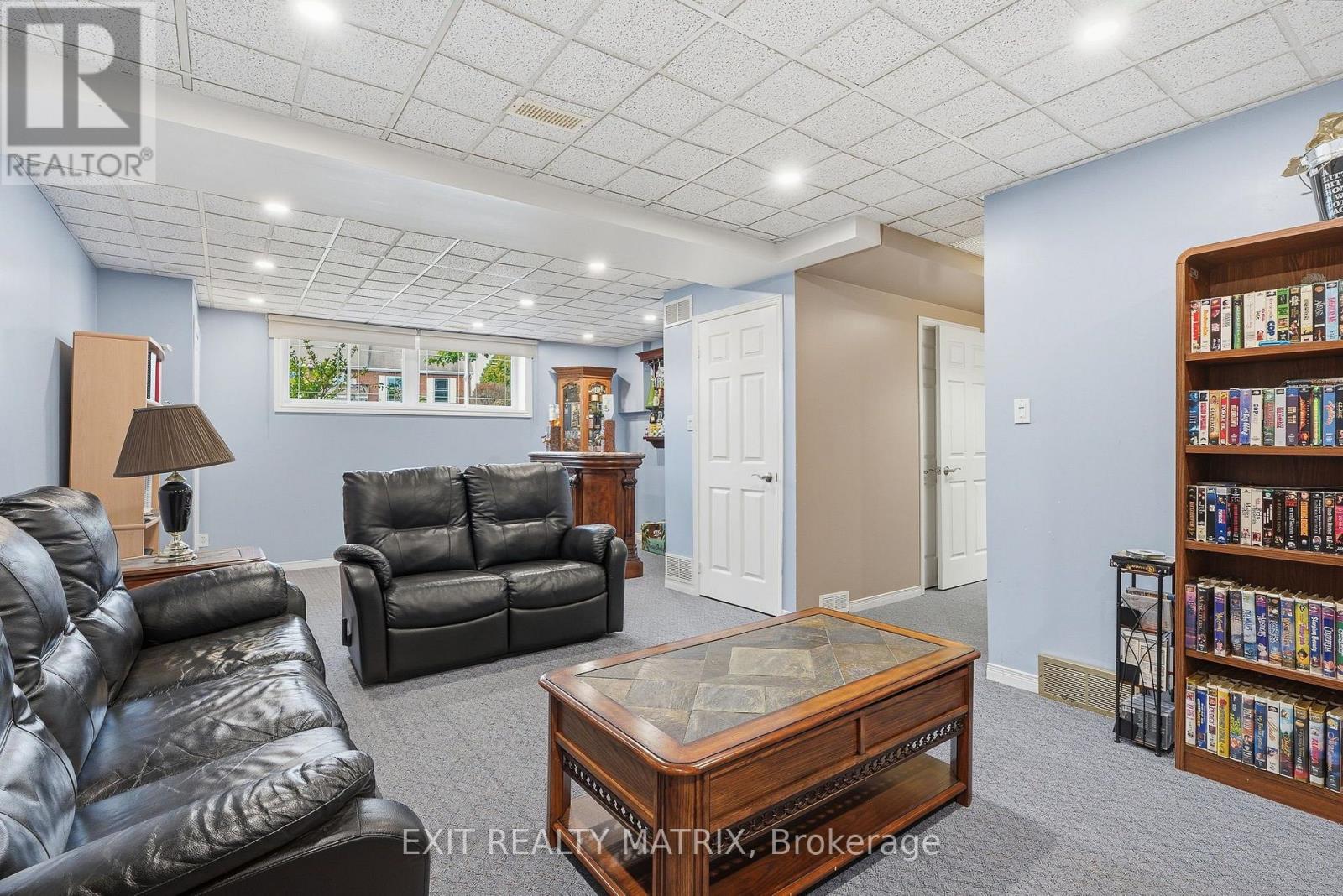 56 ISABELLE STREET - 24
