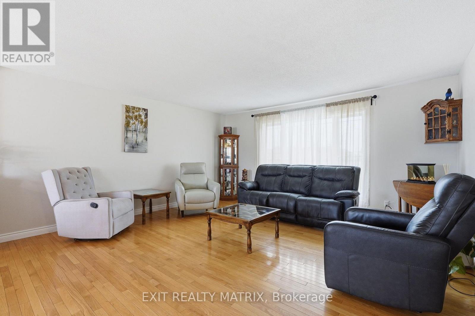 56 ISABELLE STREET - 6