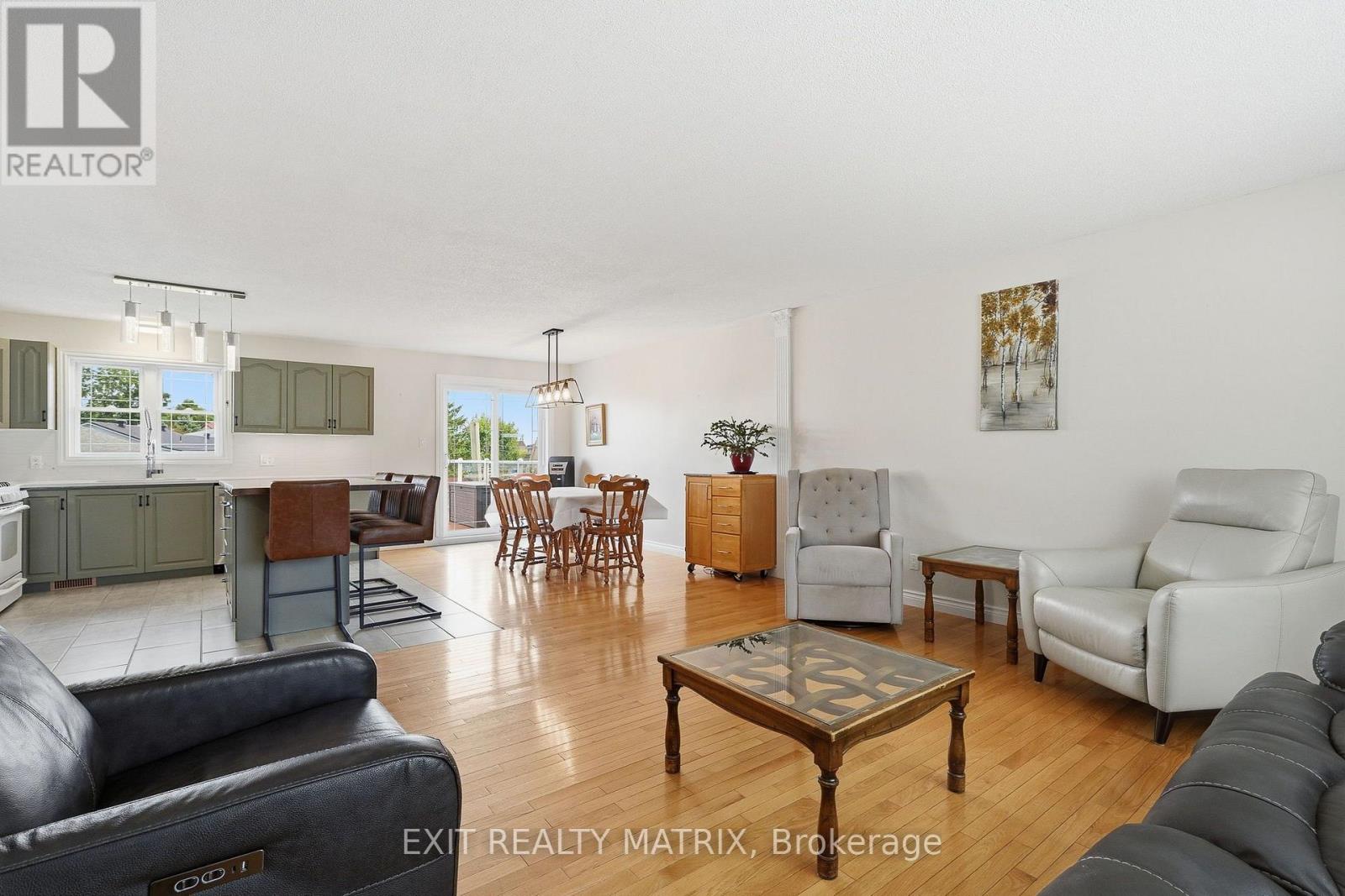 56 ISABELLE STREET - 9