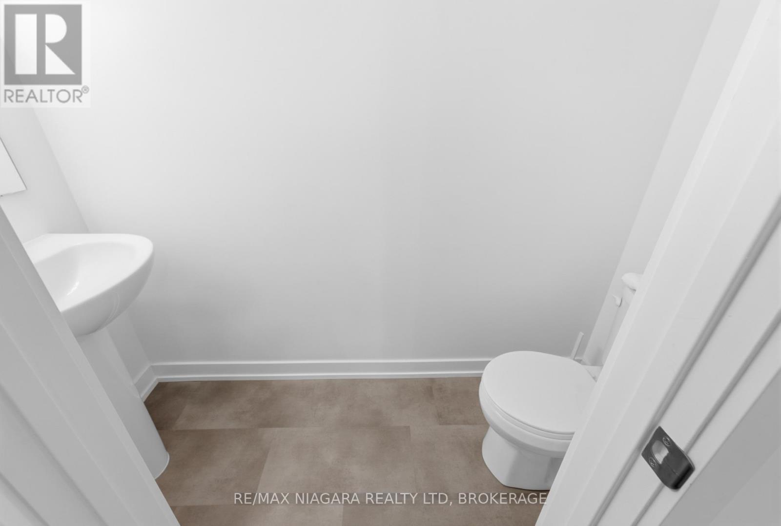 4263 Fourth Avenue — photo 11