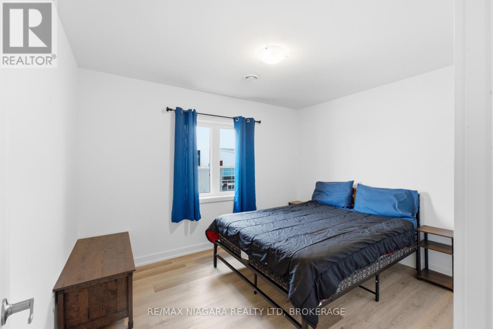 4263 Fourth Avenue — photo 13