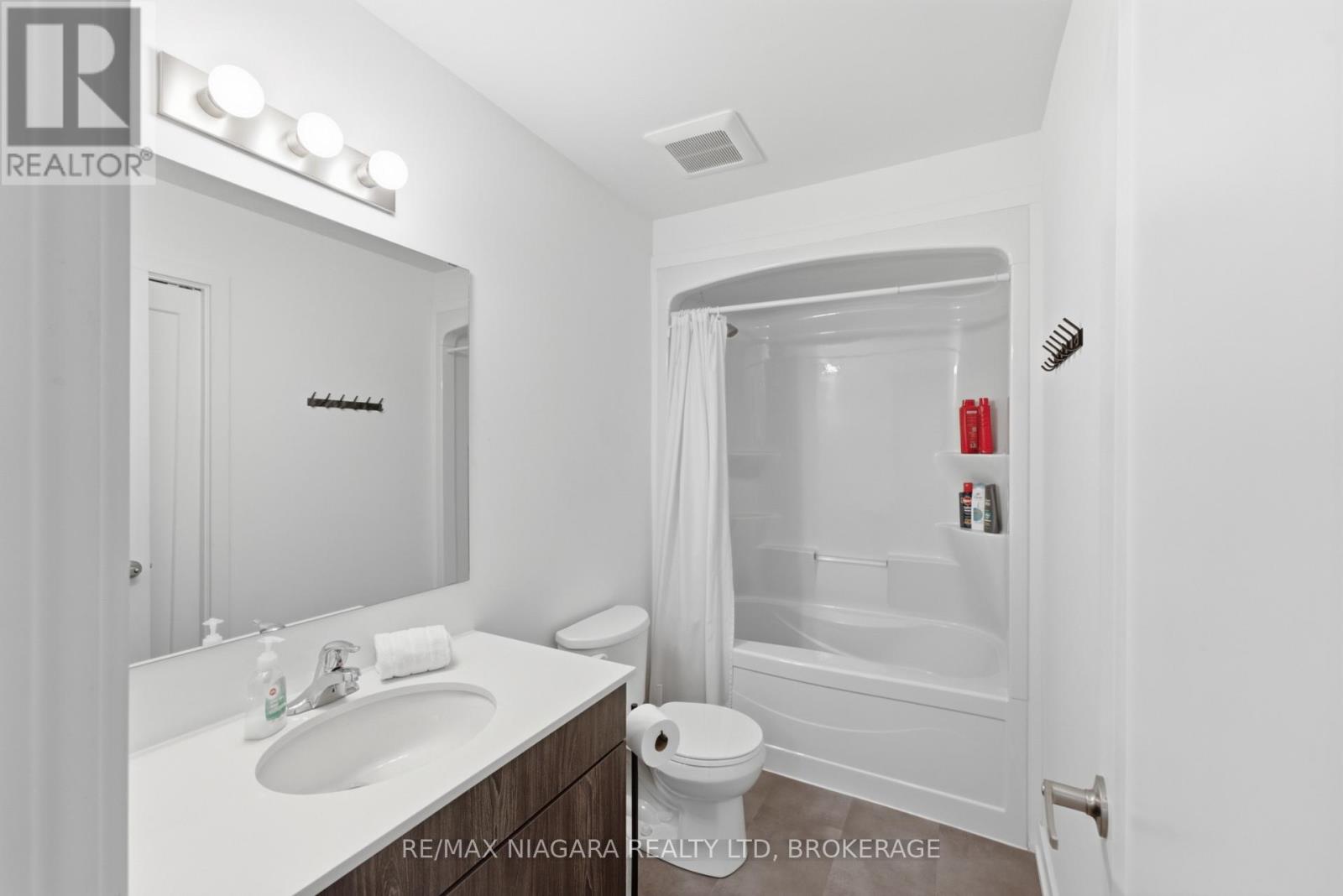4263 Fourth Avenue — photo 15